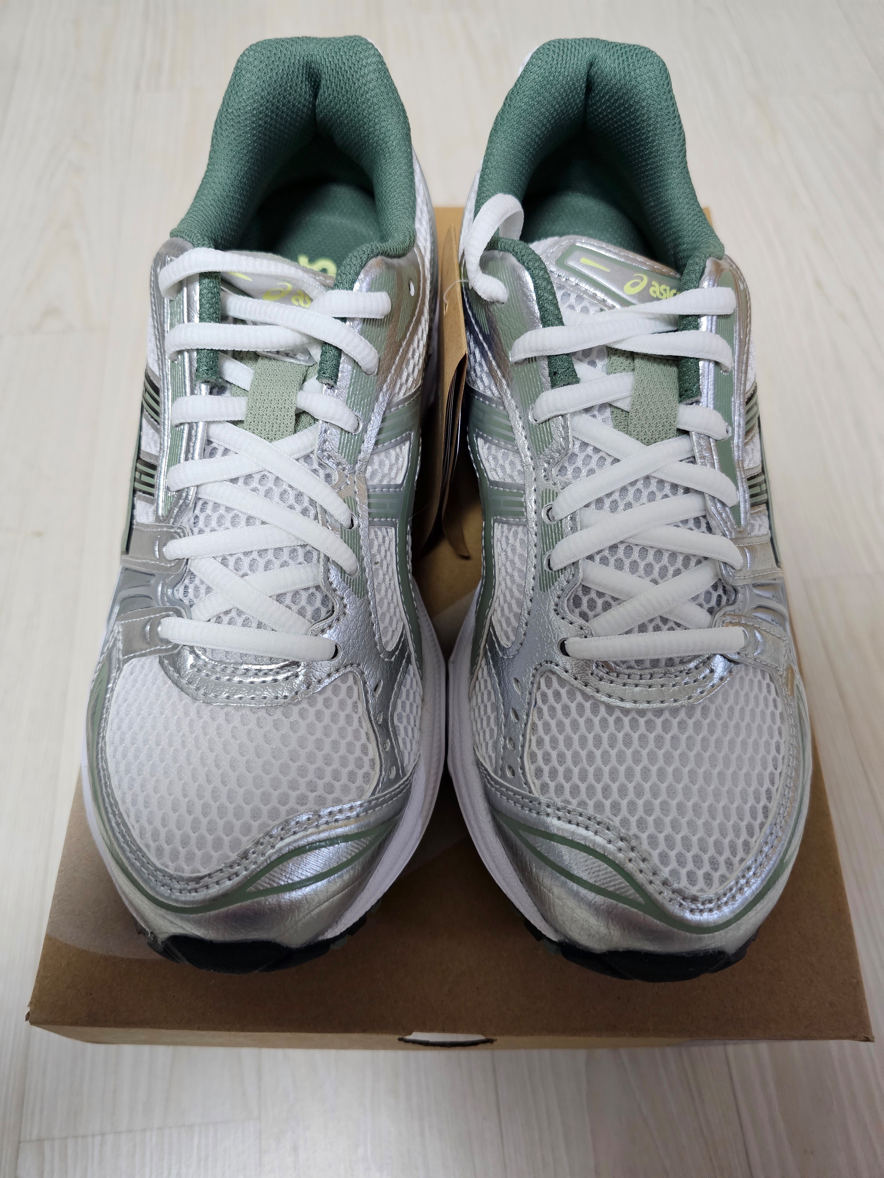 Asics Gel-Kayano 14 White Slate Grey 착용 스타일 - 2