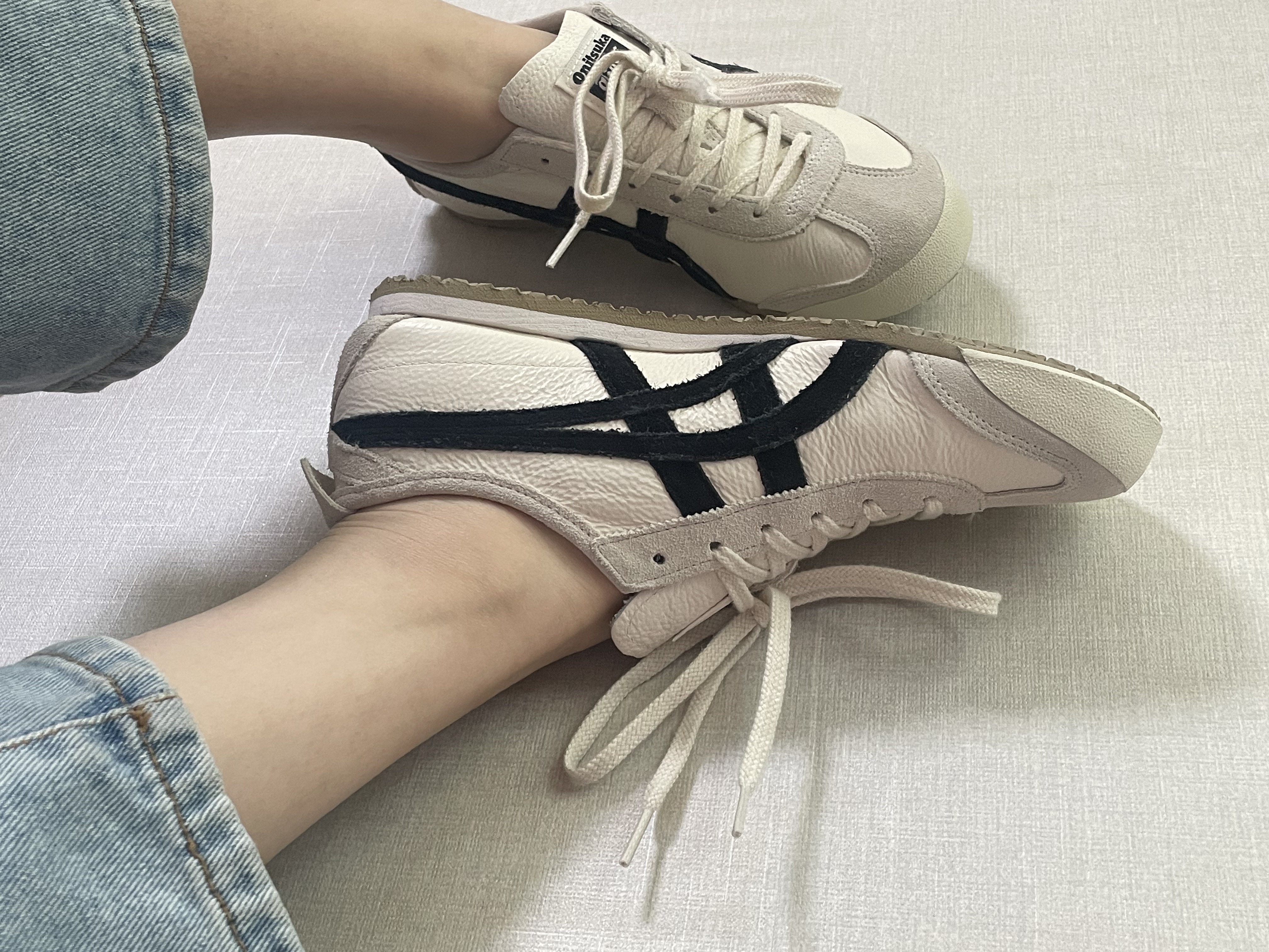 Onitsuka Tiger Mexico 66 Vintage White Black 착용 스타일 - 1