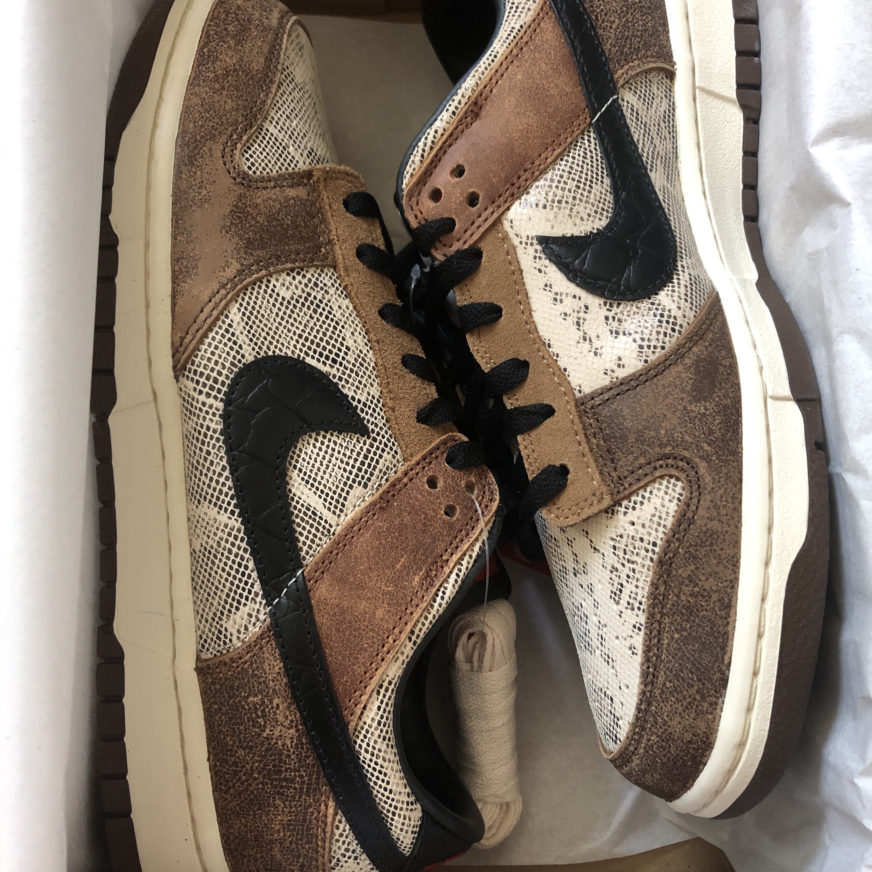 Nike Dunk Low PRM Head to Head 착용 스타일