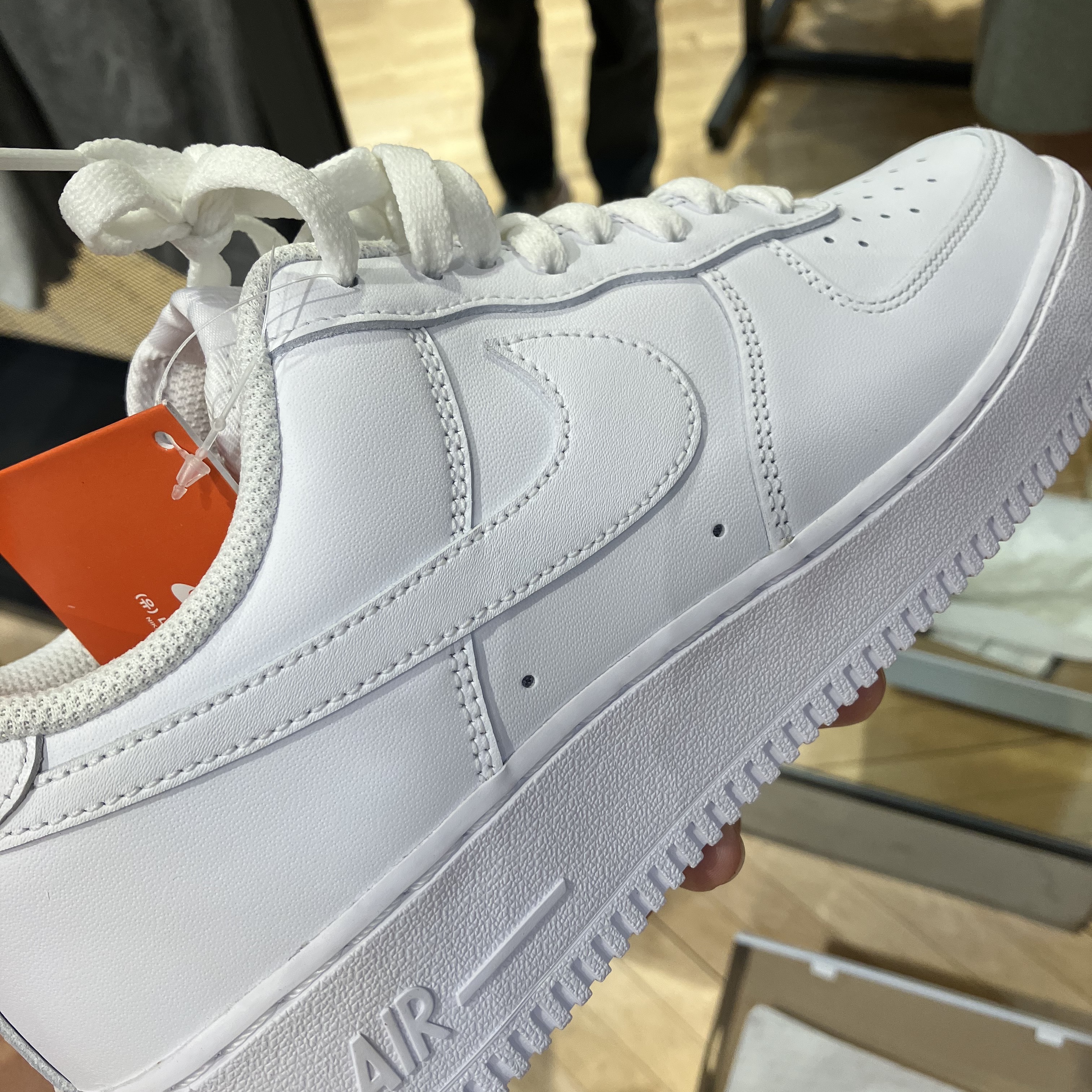 Nike Air Force 1 '07 Low White 착용 스타일 - 2