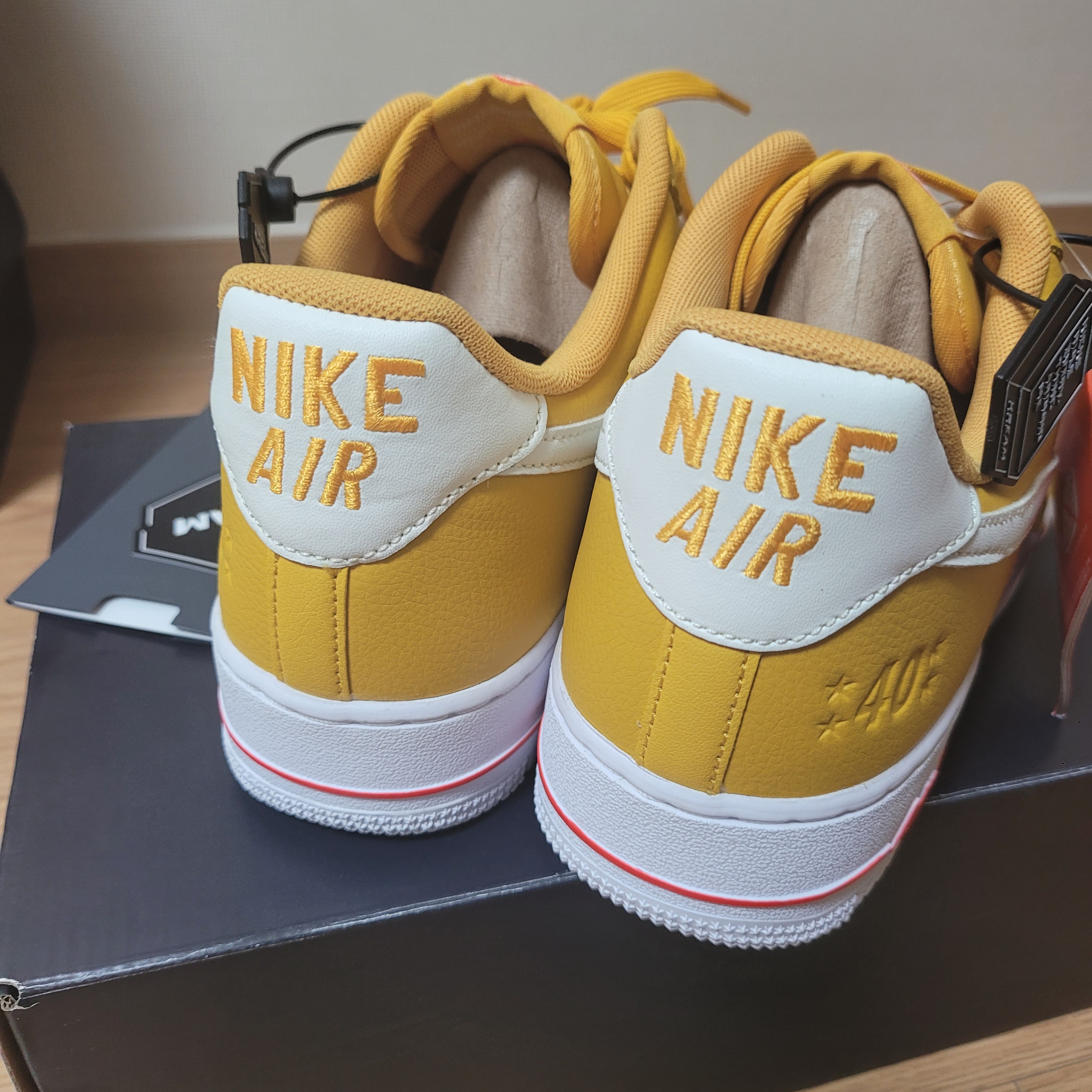 (W) Nike Air Force 1 '07 SE 40th Anniversary Join Forces Yellow Ochre 착용 스타일