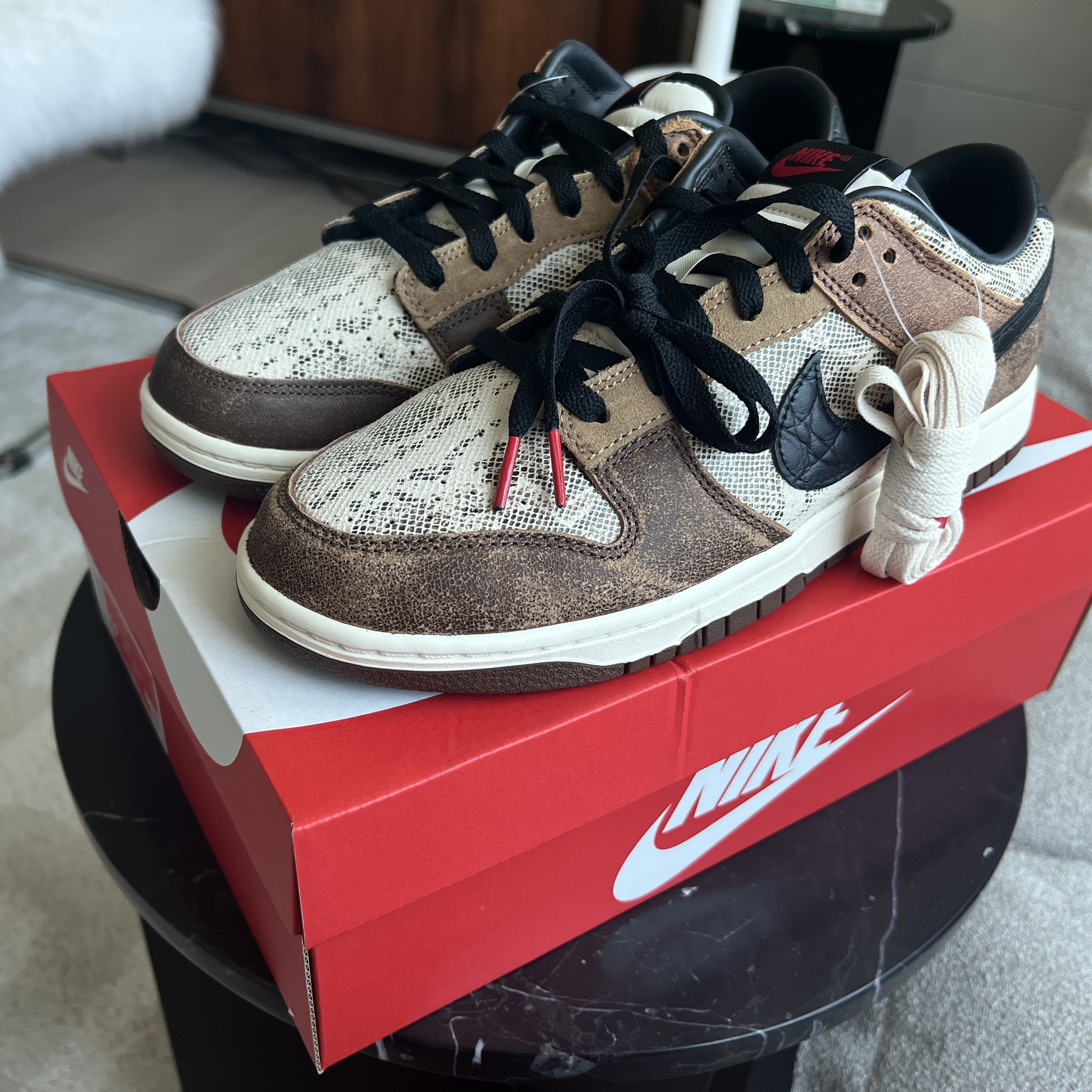 Nike Dunk Low PRM Head to Head 착용 스타일 - 1