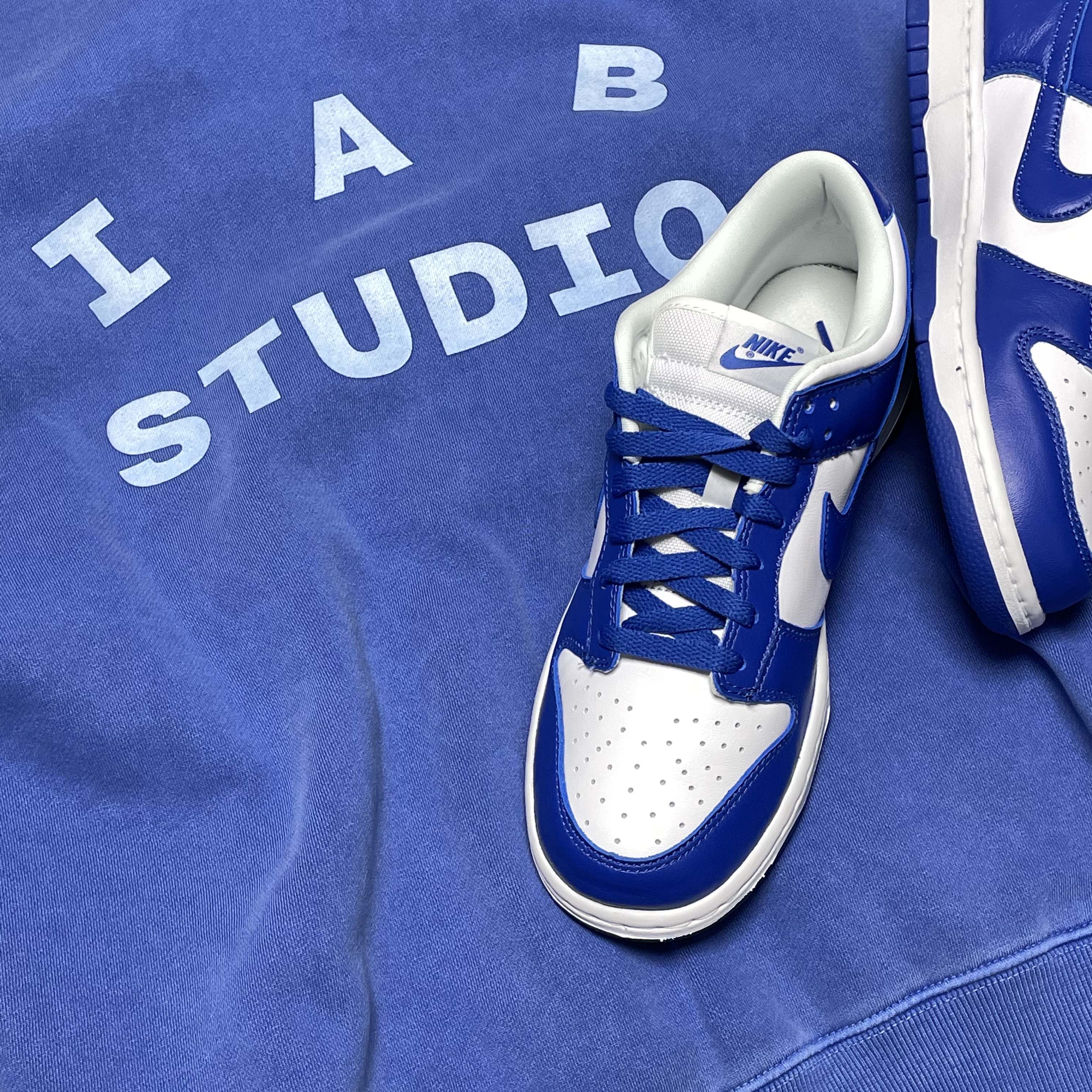 Nike Dunk Low SP Kentucky 2022, IAB Studio Pigment Hoodie Royal Blue - 22FW 착용 스타일