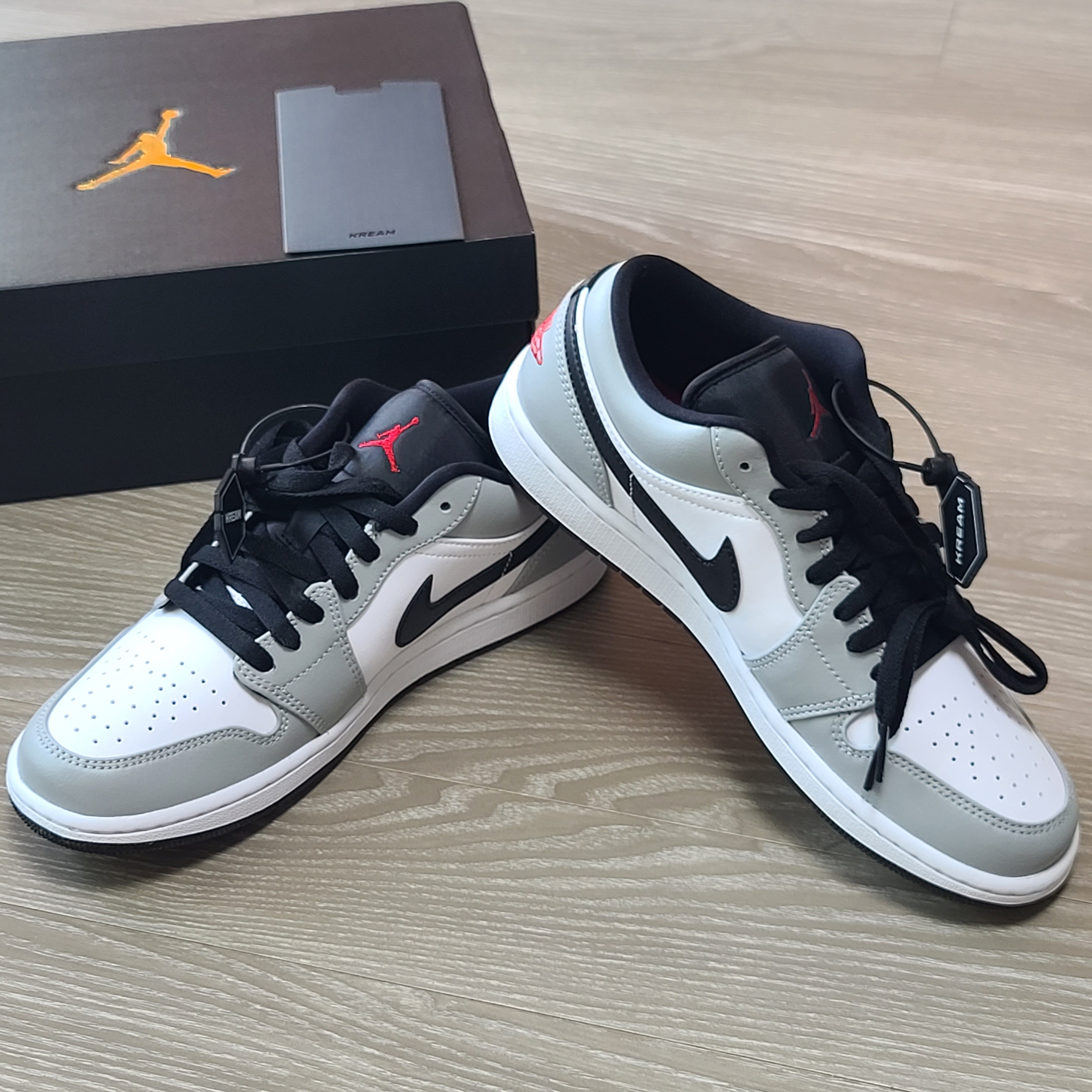 Jordan 1 Low Light Smoke Grey 착용 스타일 - 3