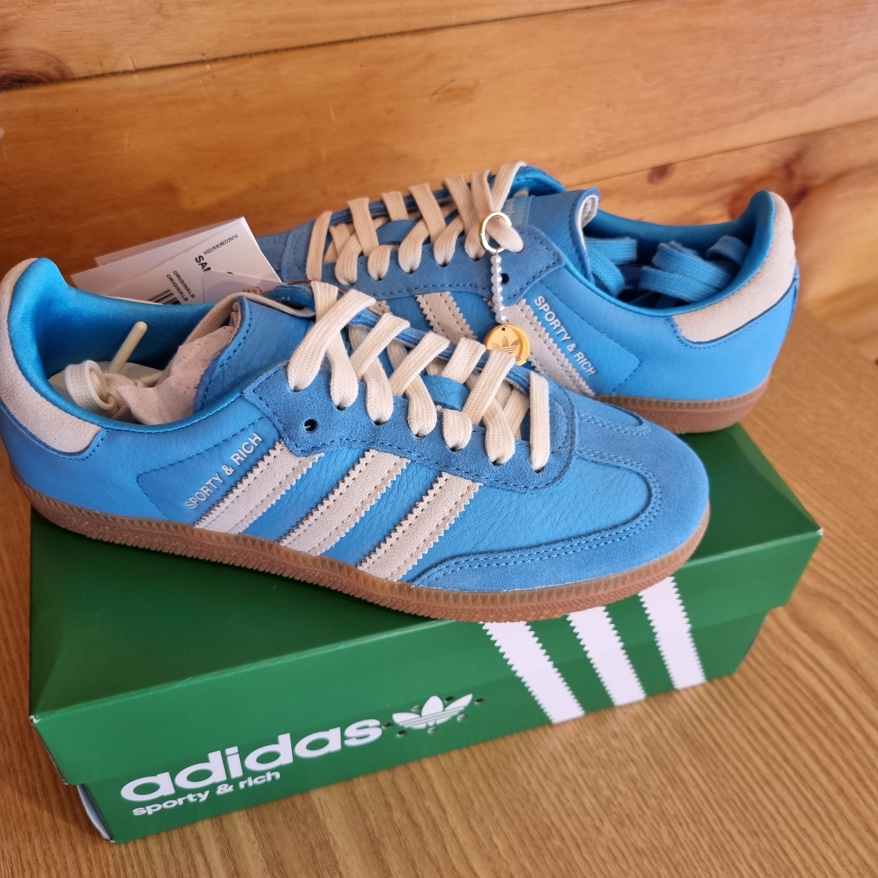 Adidas x Sporty & Rich Samba Blue Rush Cream White 착용 스타일 - 1