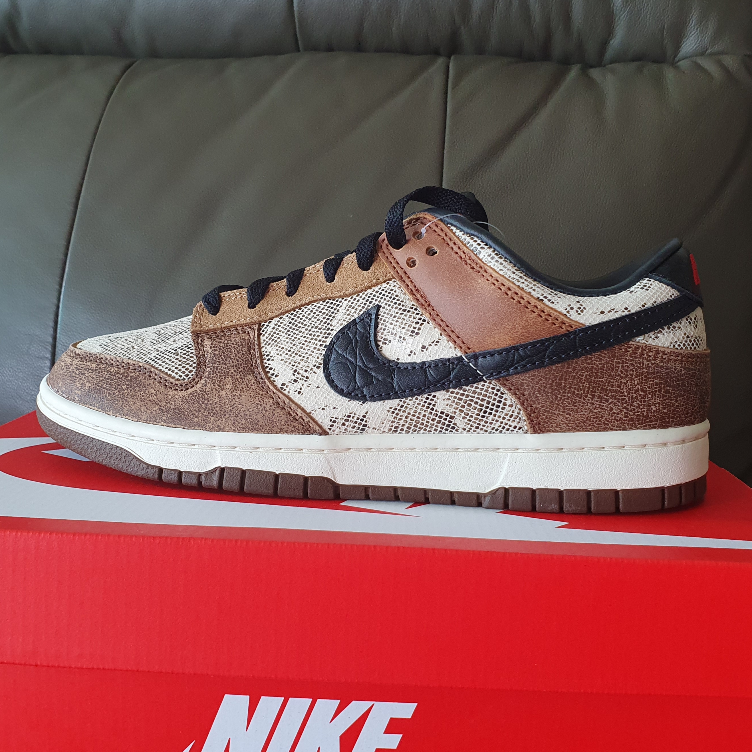 Nike Dunk Low PRM Head to Head 착용 스타일