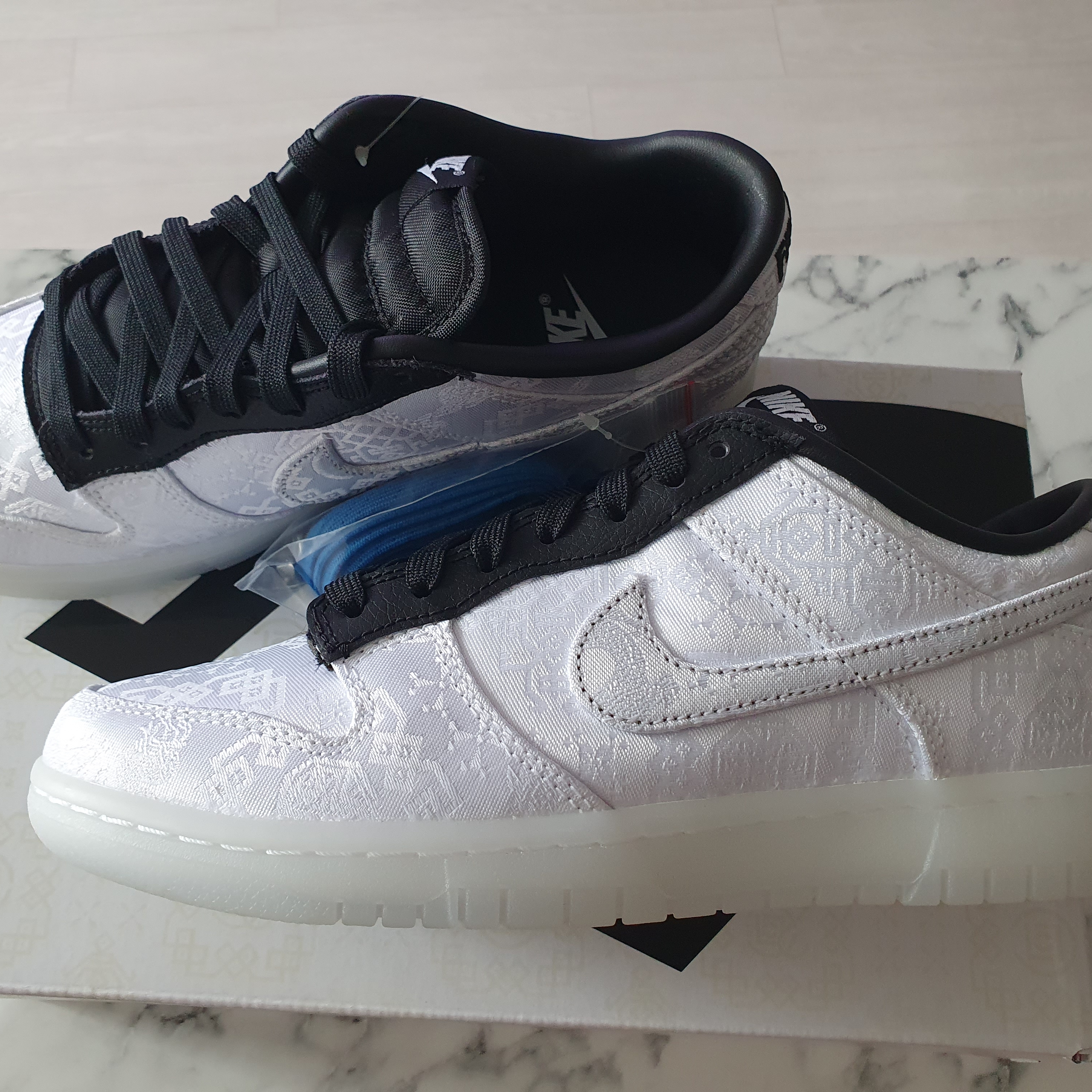 Nike x Clot x Fragment Dunk Low Black and White 착용 스타일 - 4