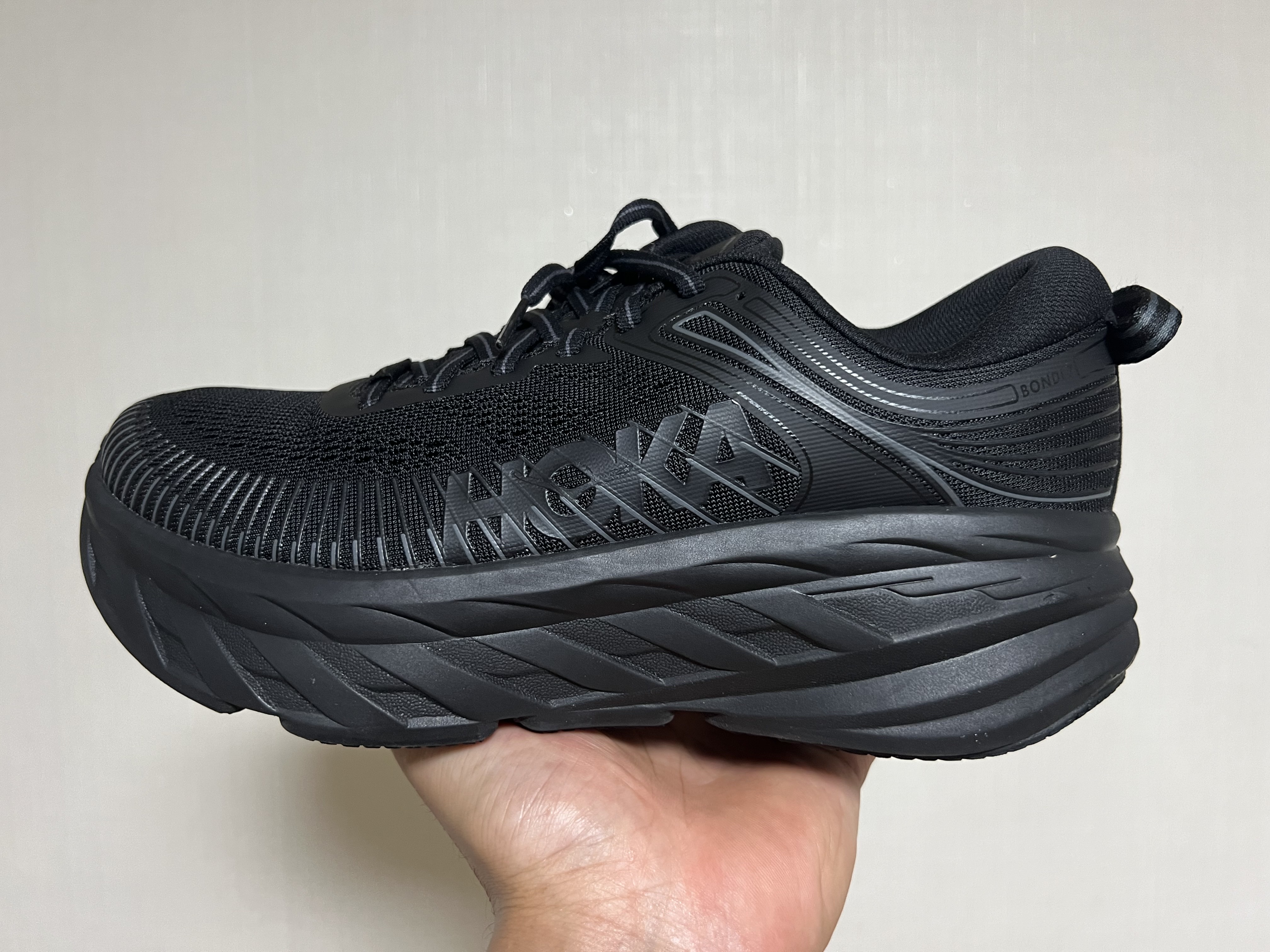 Hoka Bondi 7 Black - Wide 착용 스타일