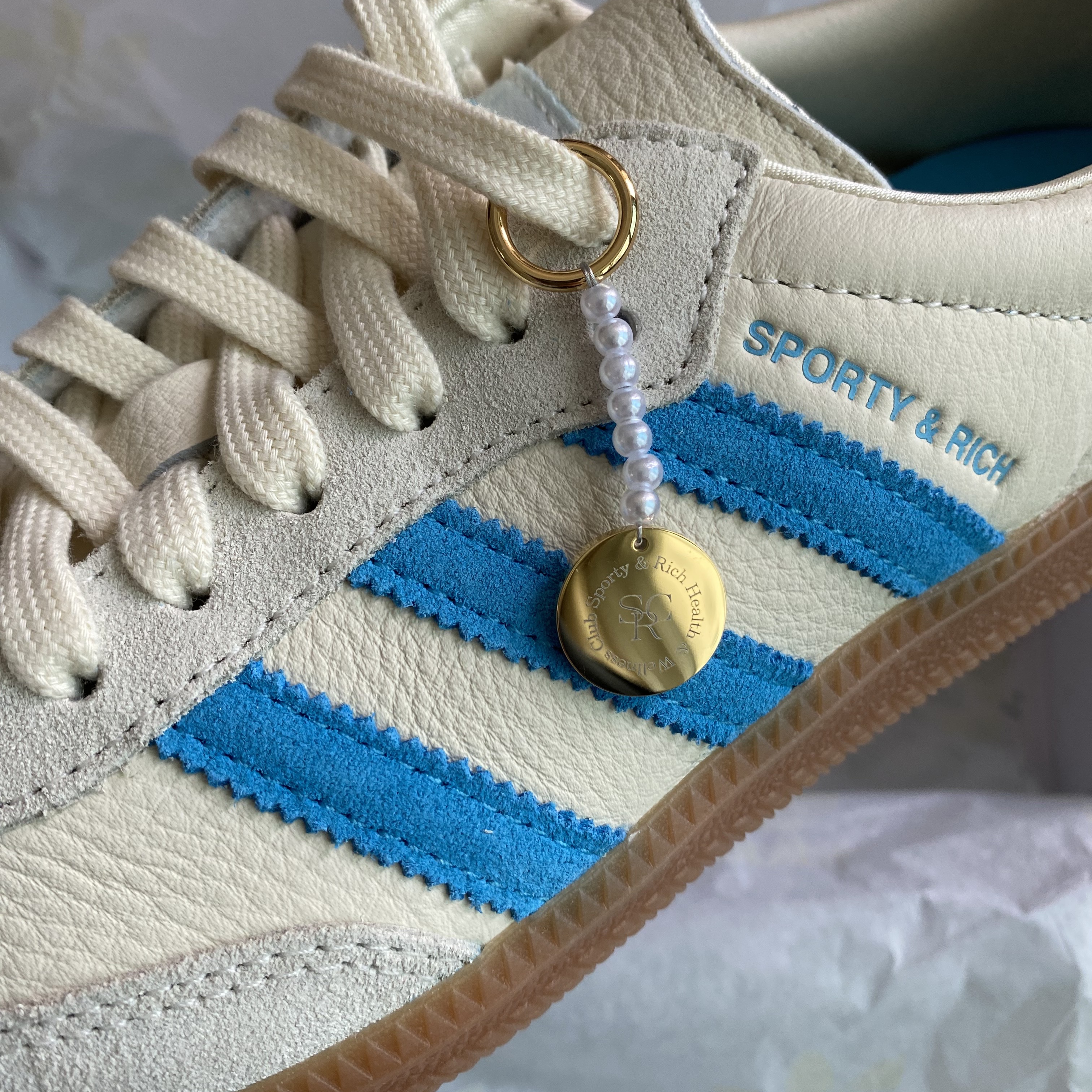 Adidas x Sporty & Rich Samba Cream Blue 착용 스타일 - 3