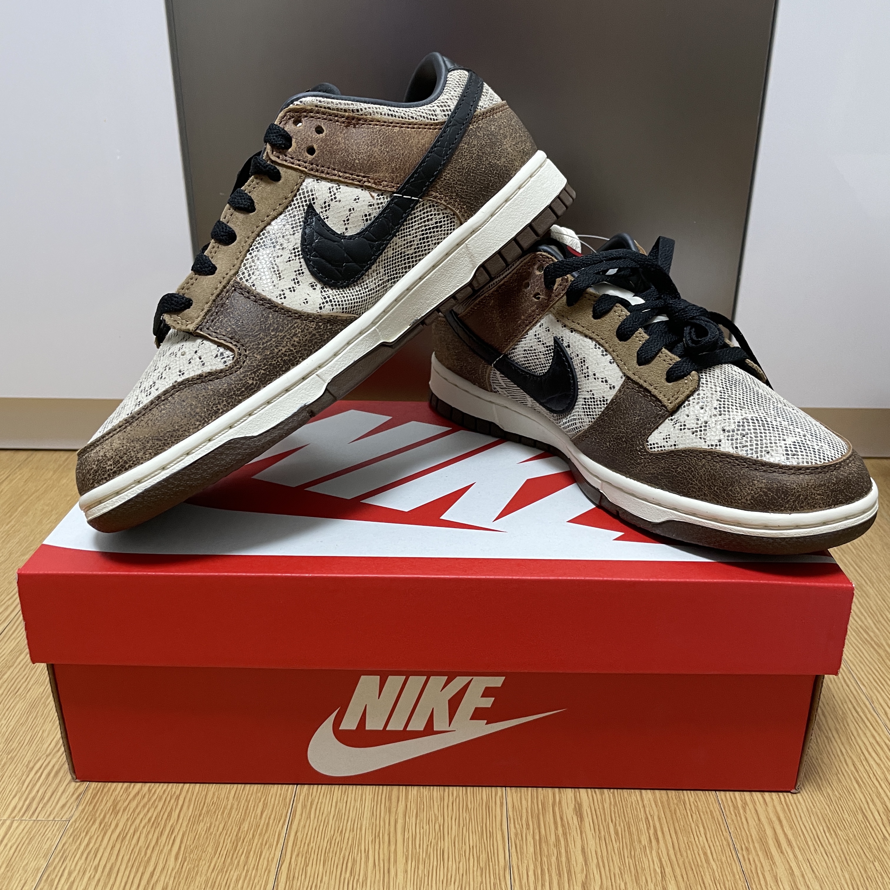 Nike Dunk Low PRM Head to Head 착용 스타일