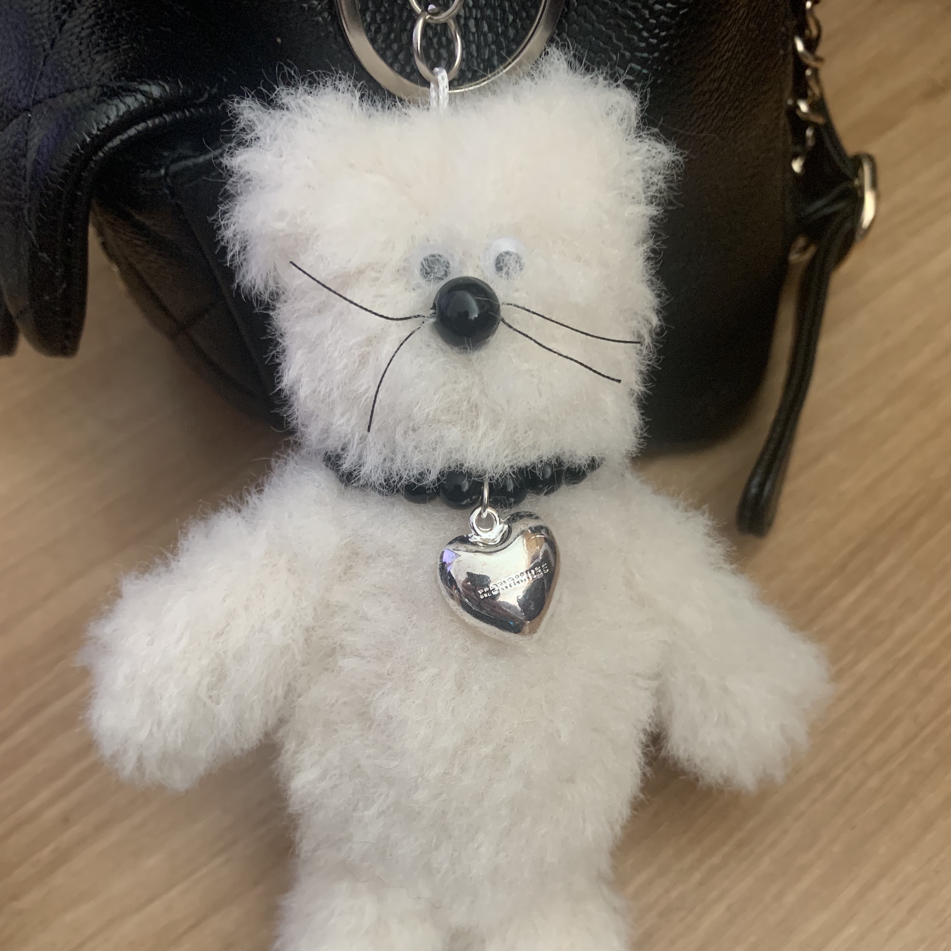 [KREAM 단독] Monamhee Creami Keyring Cream 착용 스타일