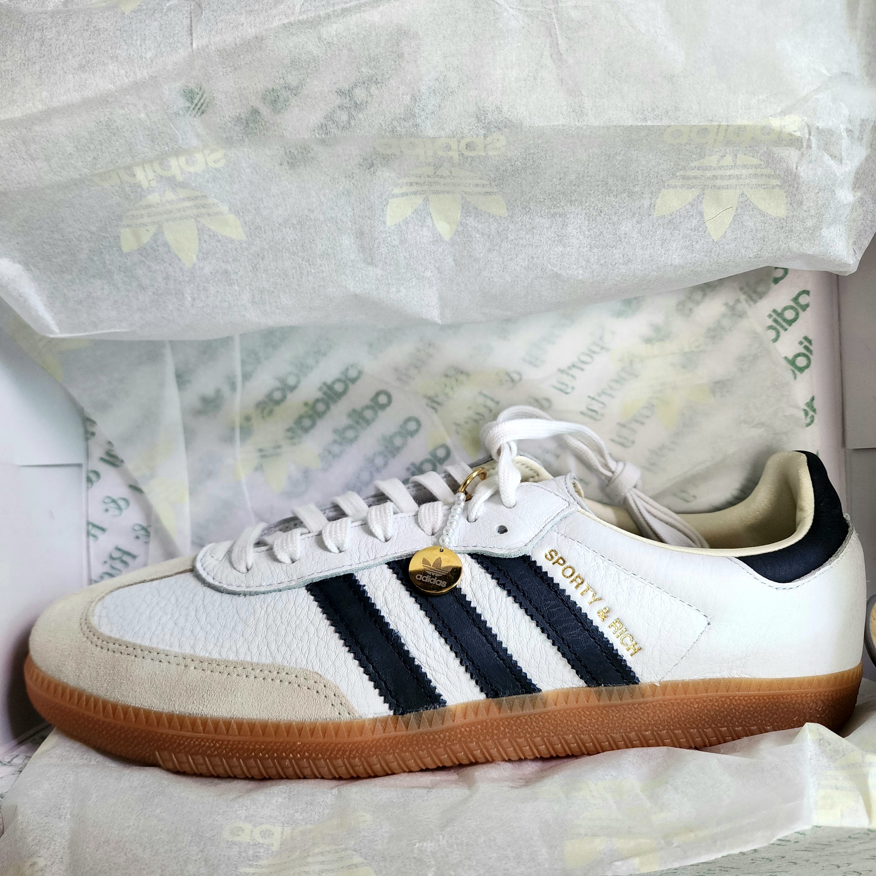 Adidas x Sporty & Rich Samba Cloud White Legend Ink 착용 스타일
