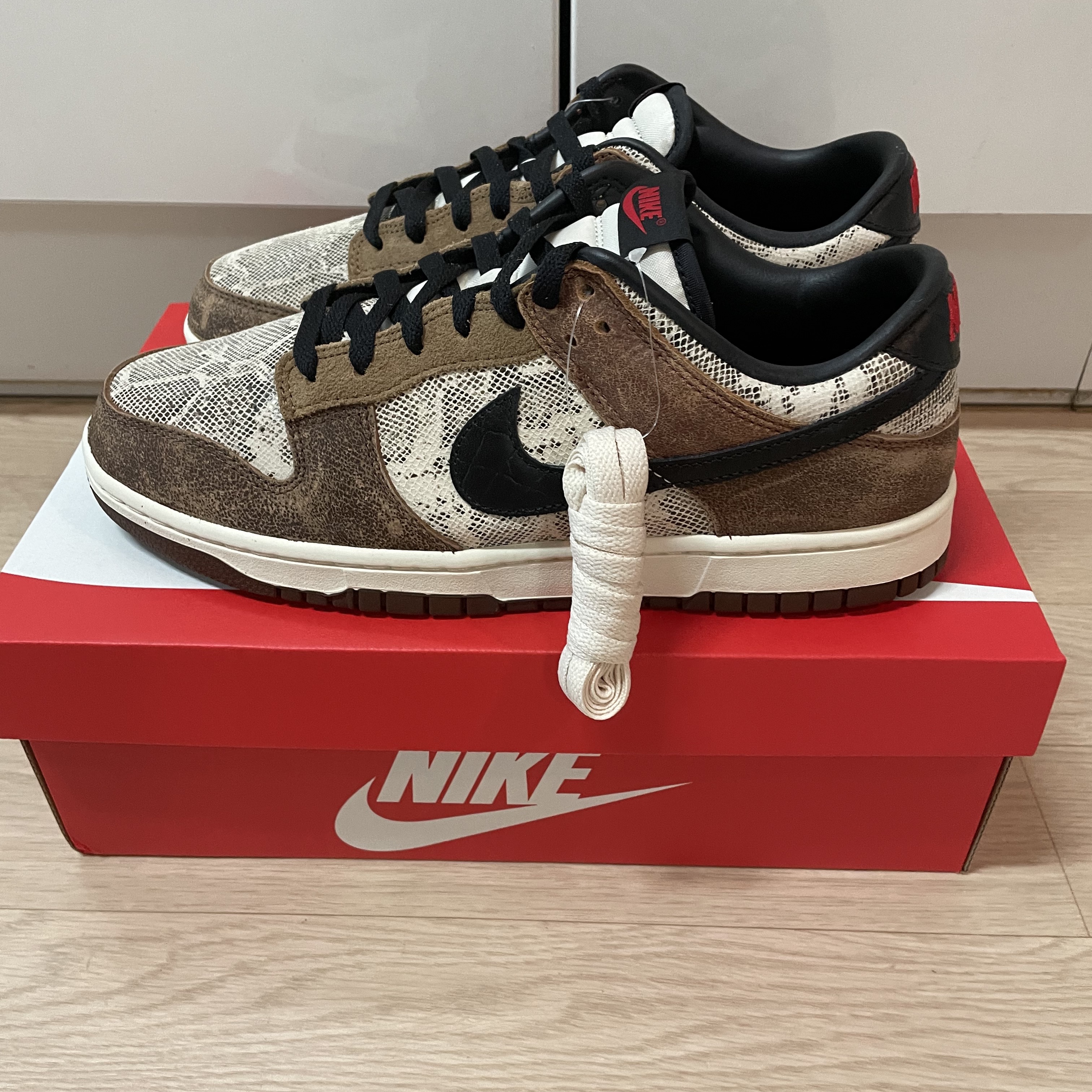 Nike Dunk Low PRM Head to Head 착용 스타일 - 4