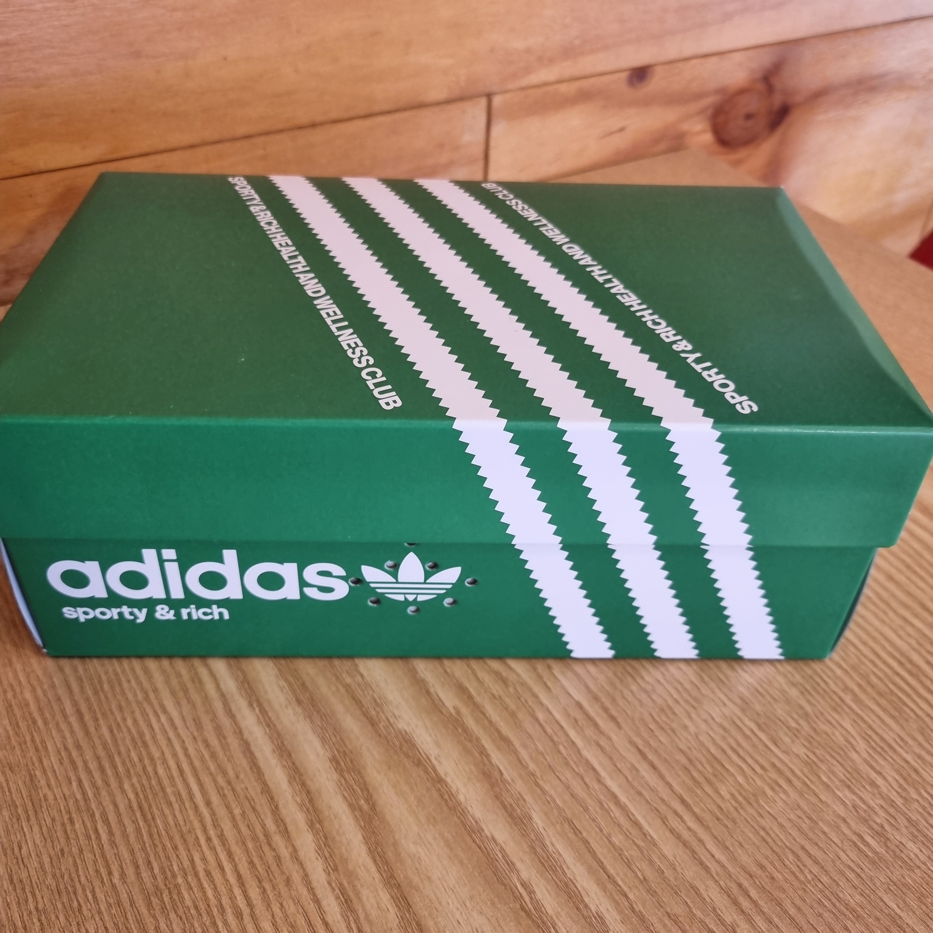 Adidas x Sporty & Rich Samba Blue Rush Cream White 착용 스타일 - 3