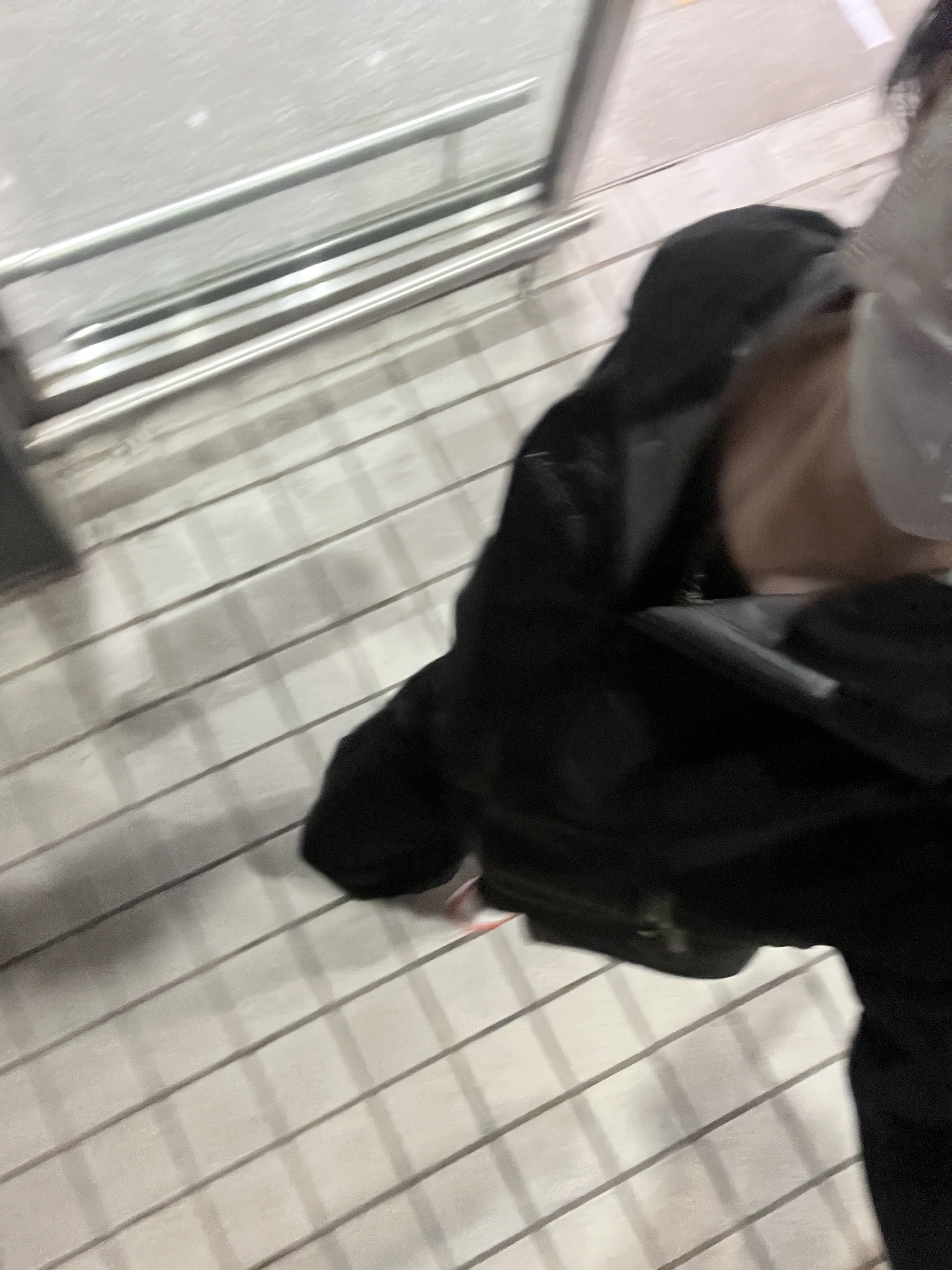Arc'teryx Beta Jacket Black 착용 스타일 - 2