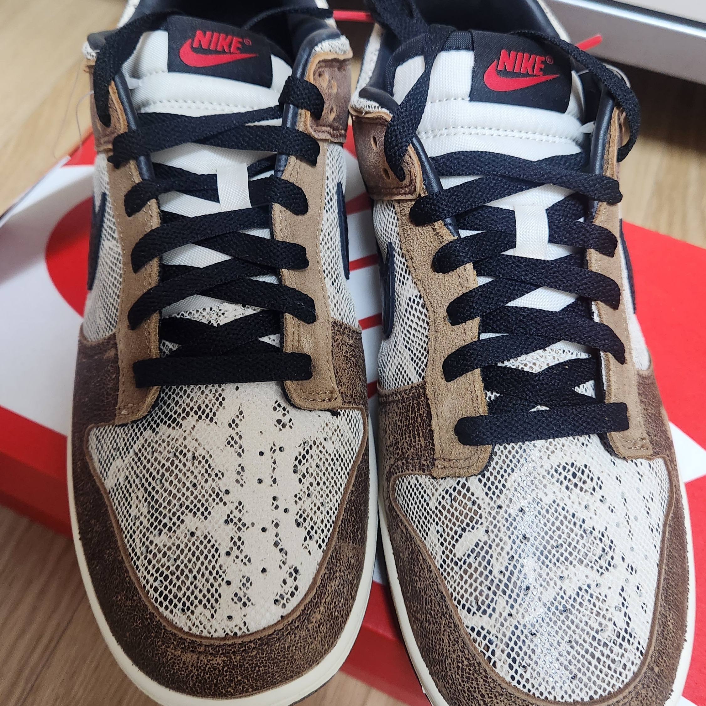 Nike Dunk Low PRM Head to Head 착용 스타일 - 1