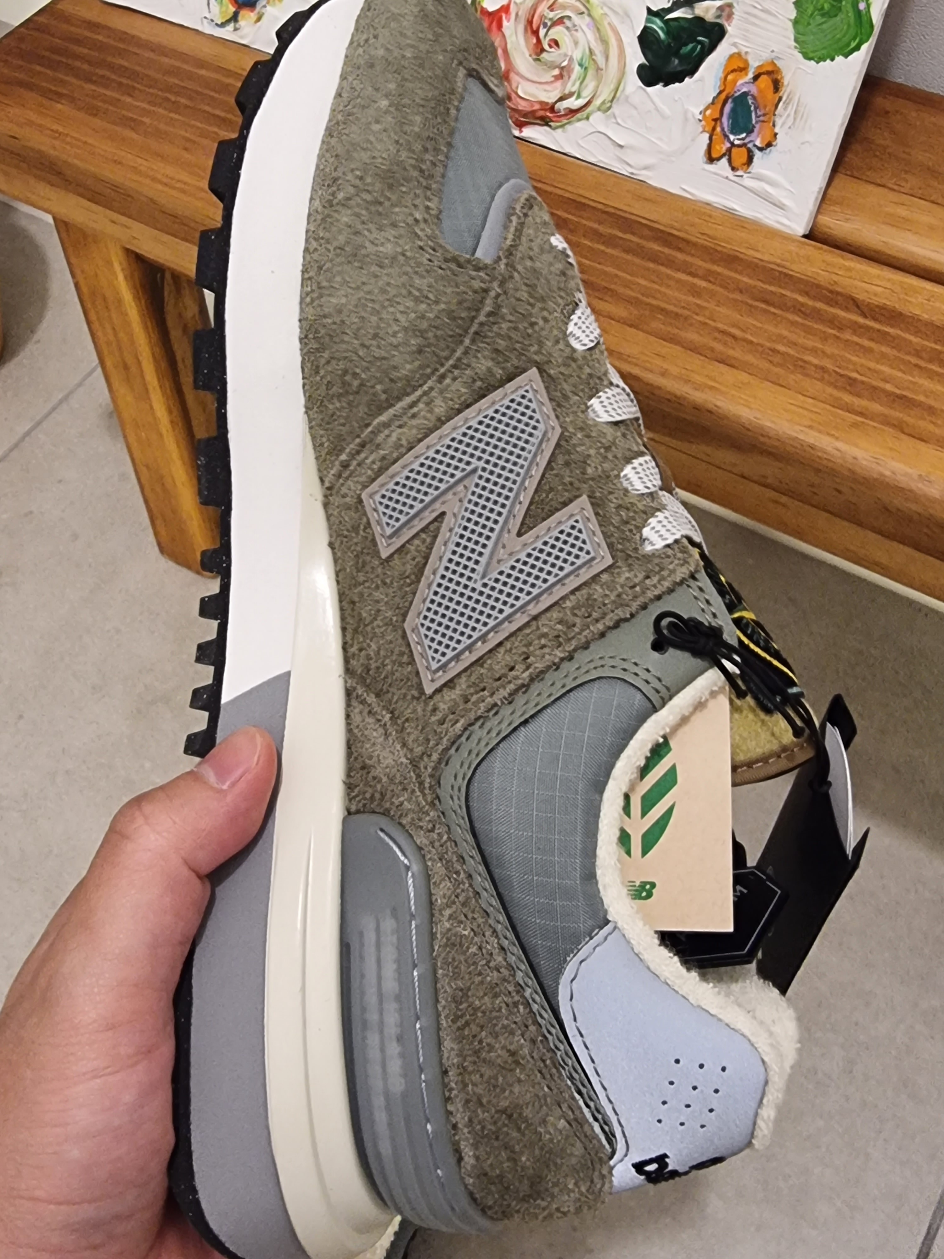 New Balance x Stone Island 574 Legacy Green 착용 스타일 - 3