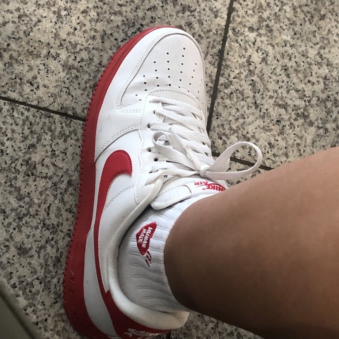 Nike Air Force 1 Low White Red Midsole 착용 스타일 - 3