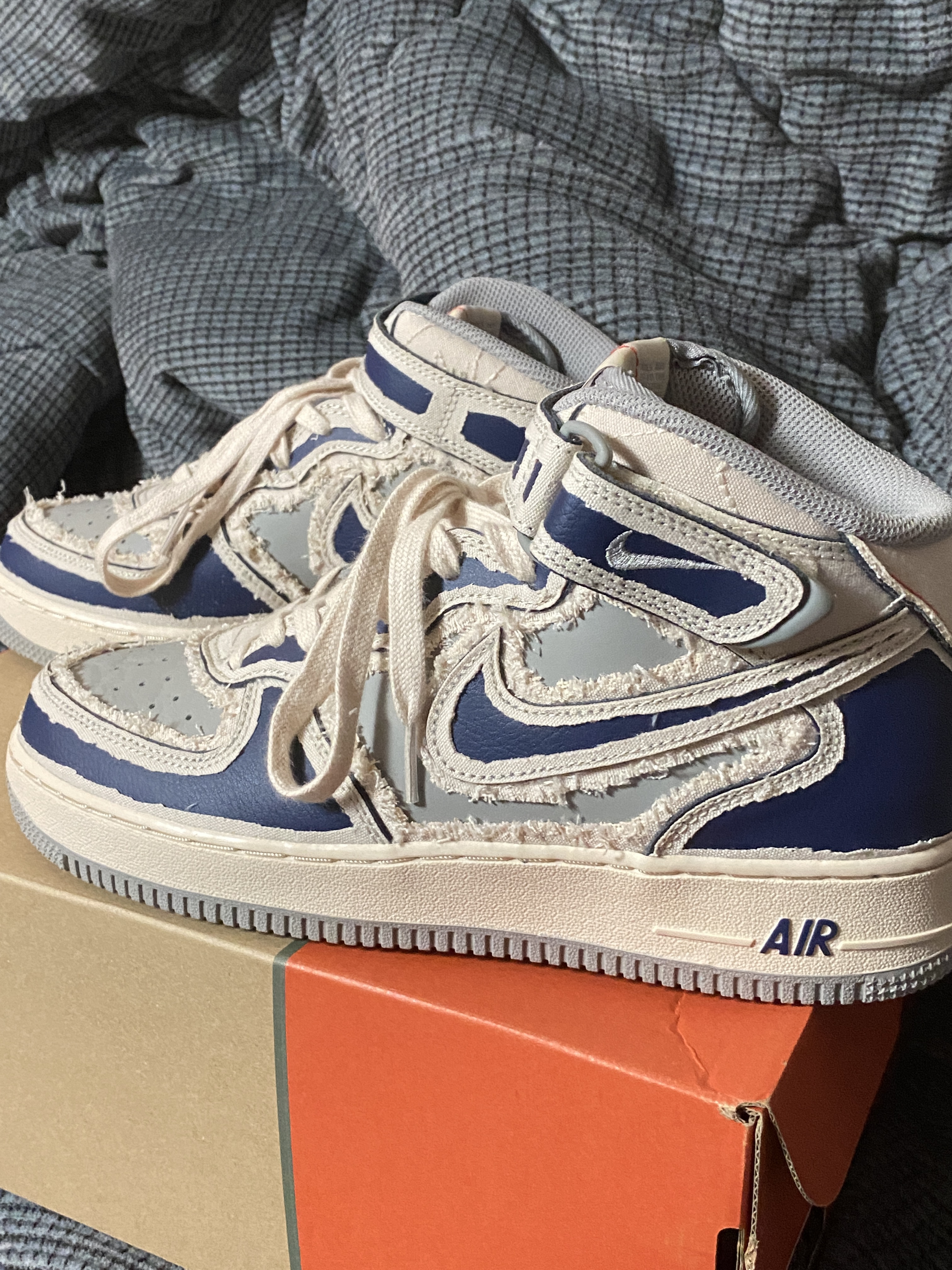 Nike Air Force 1 Mid '07 Pearl White 착용 스타일 - 5