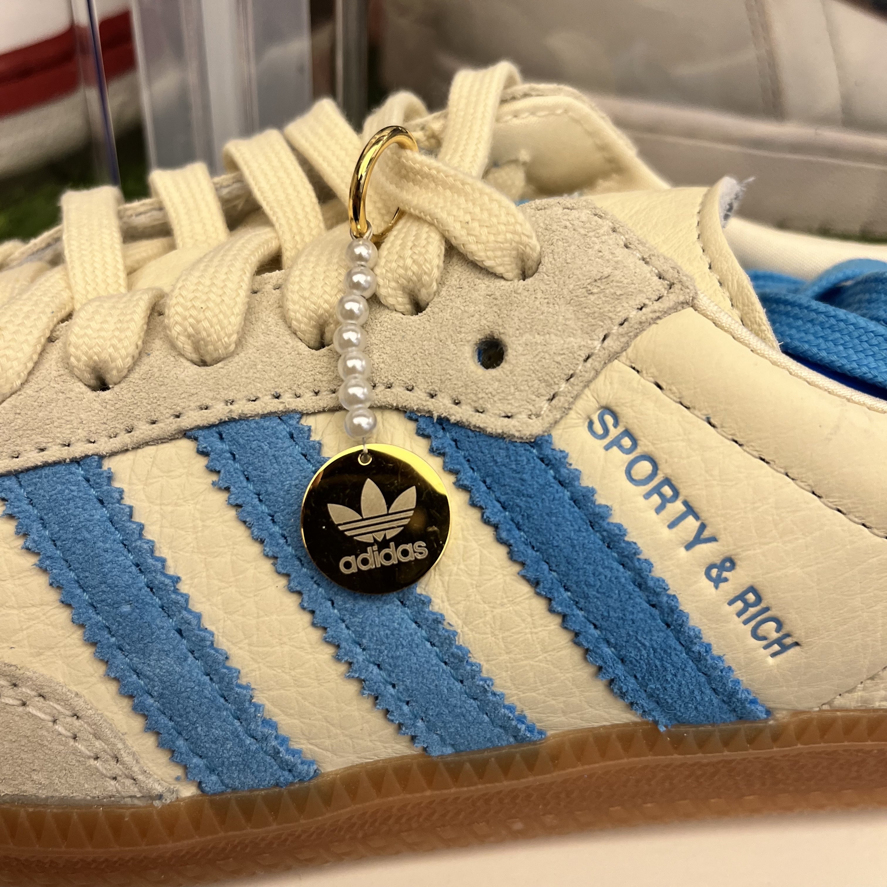 Adidas x Sporty & Rich Samba Cream Blue 착용 스타일 - 1