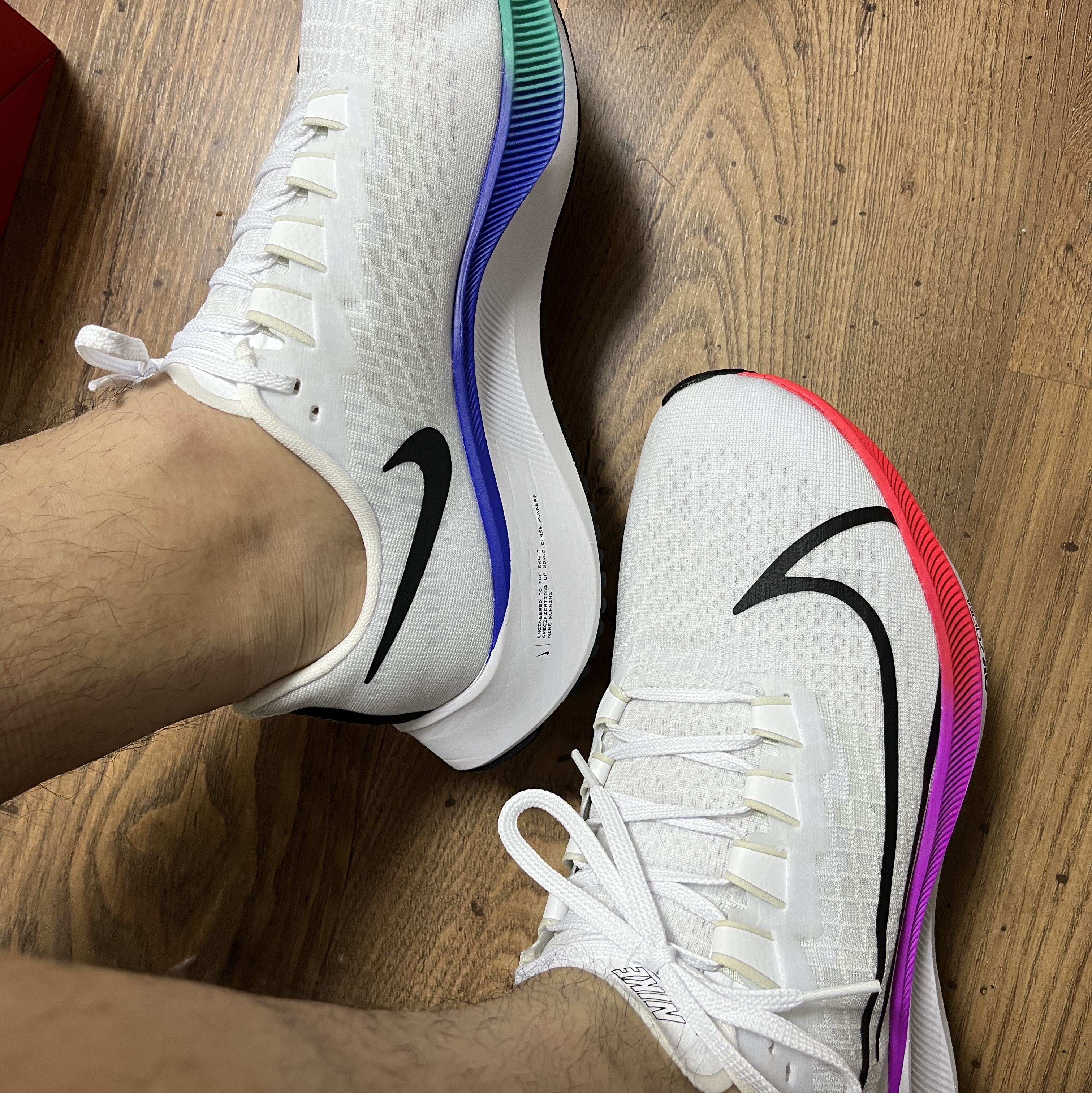 Nike Air Zoom Pegasus 37 White Hyper Violet 착용 스타일