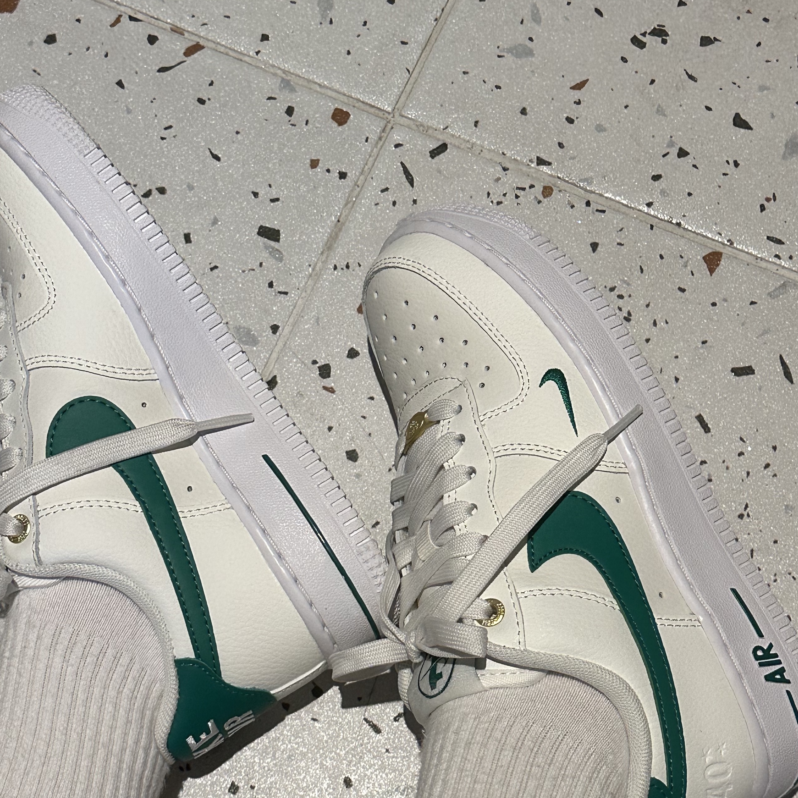 (W) Nike Air Force 1 '07 SE 40th Anniversary Join Forces Sail Malachite 착용 스타일