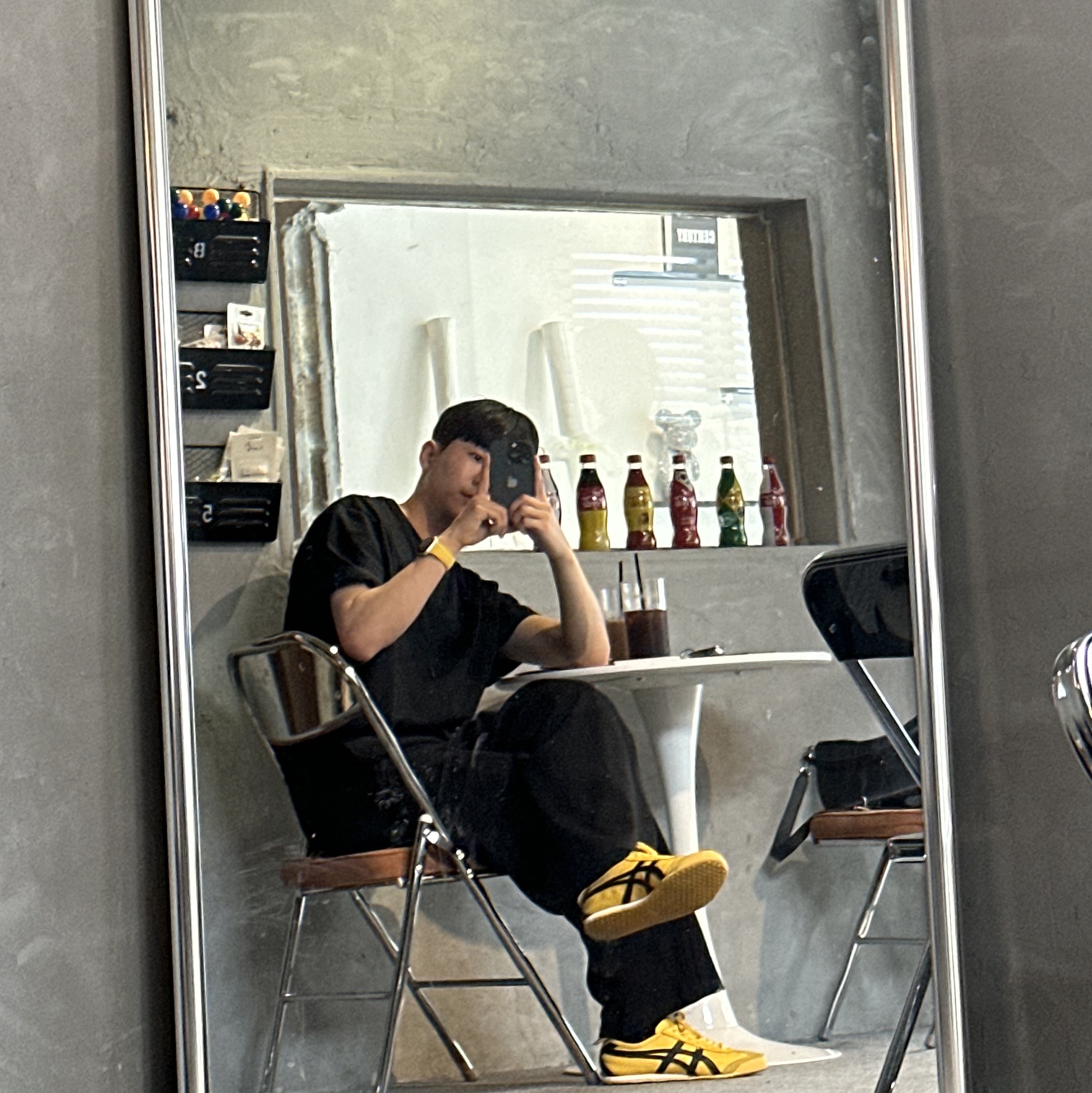 Onitsuka Tiger Mexico 66 Yellow Black 착용 스타일 - 2