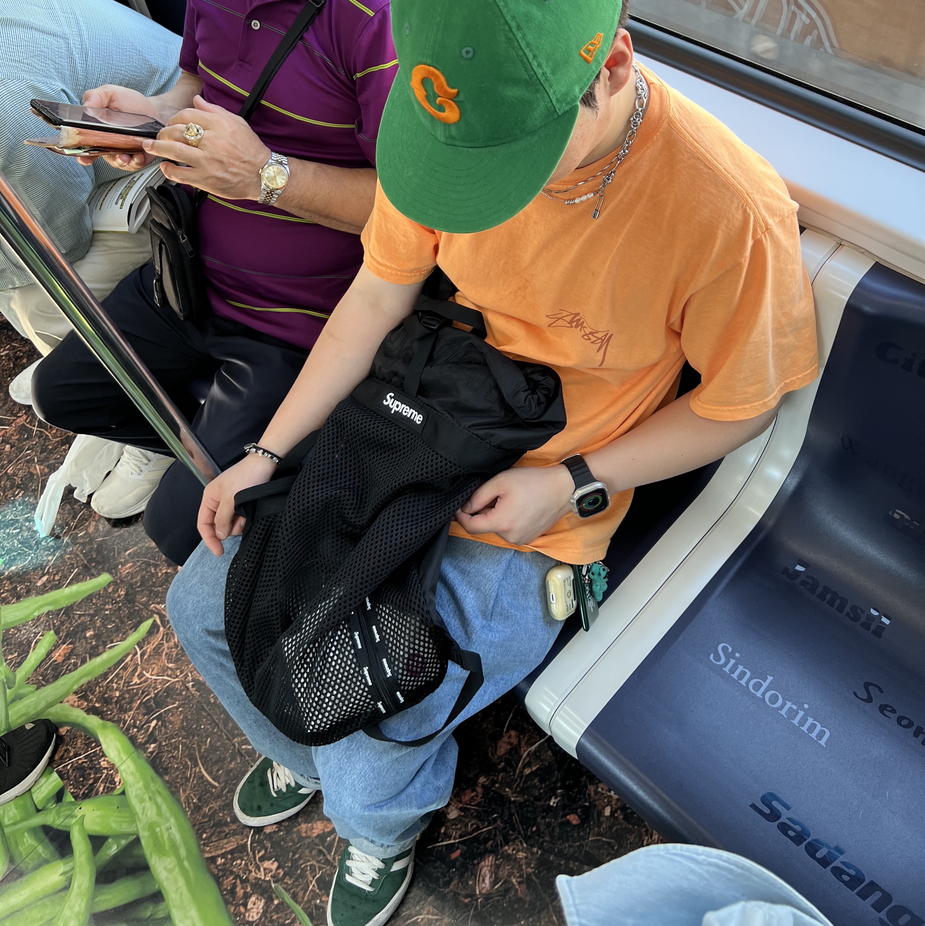 Supreme Mesh Backpack Black - 23SS, Stussy x Our Legacy Work Shop Dot Pigment Dyed T-Shirt Apricot 착용 스타일