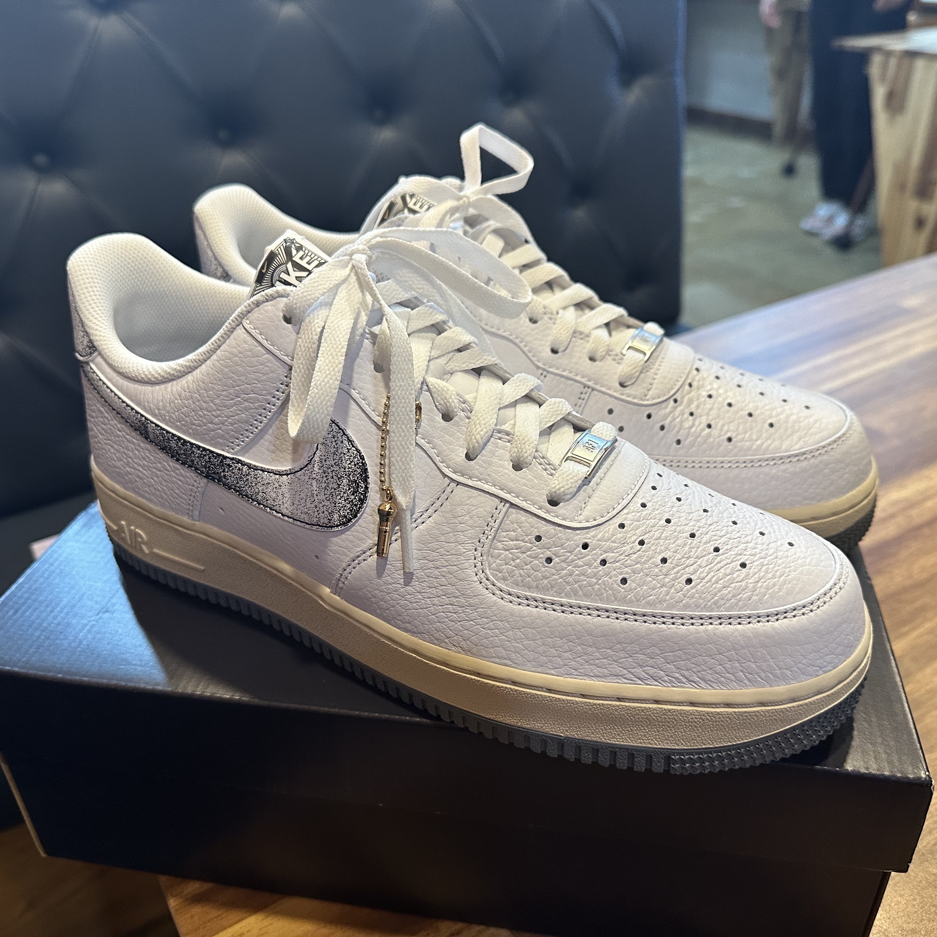 Nike Air Force 1 '07 LX White Smoke Grey 착용 스타일