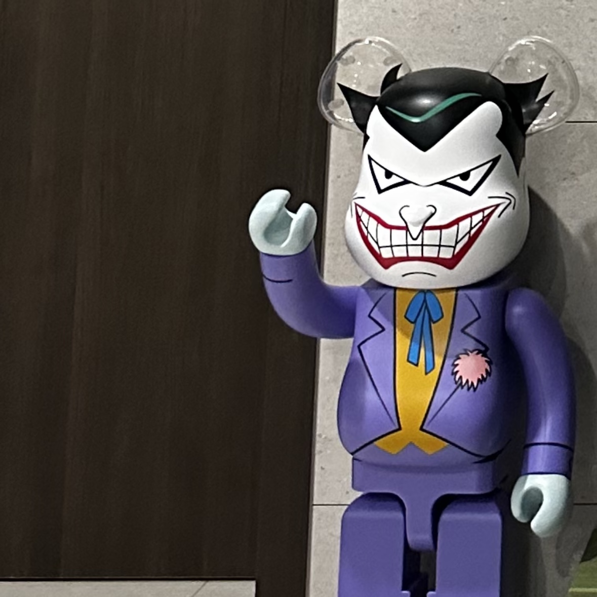 Bearbrick The Joker Batman The Animated Series Ver. 1000% 착용 스타일