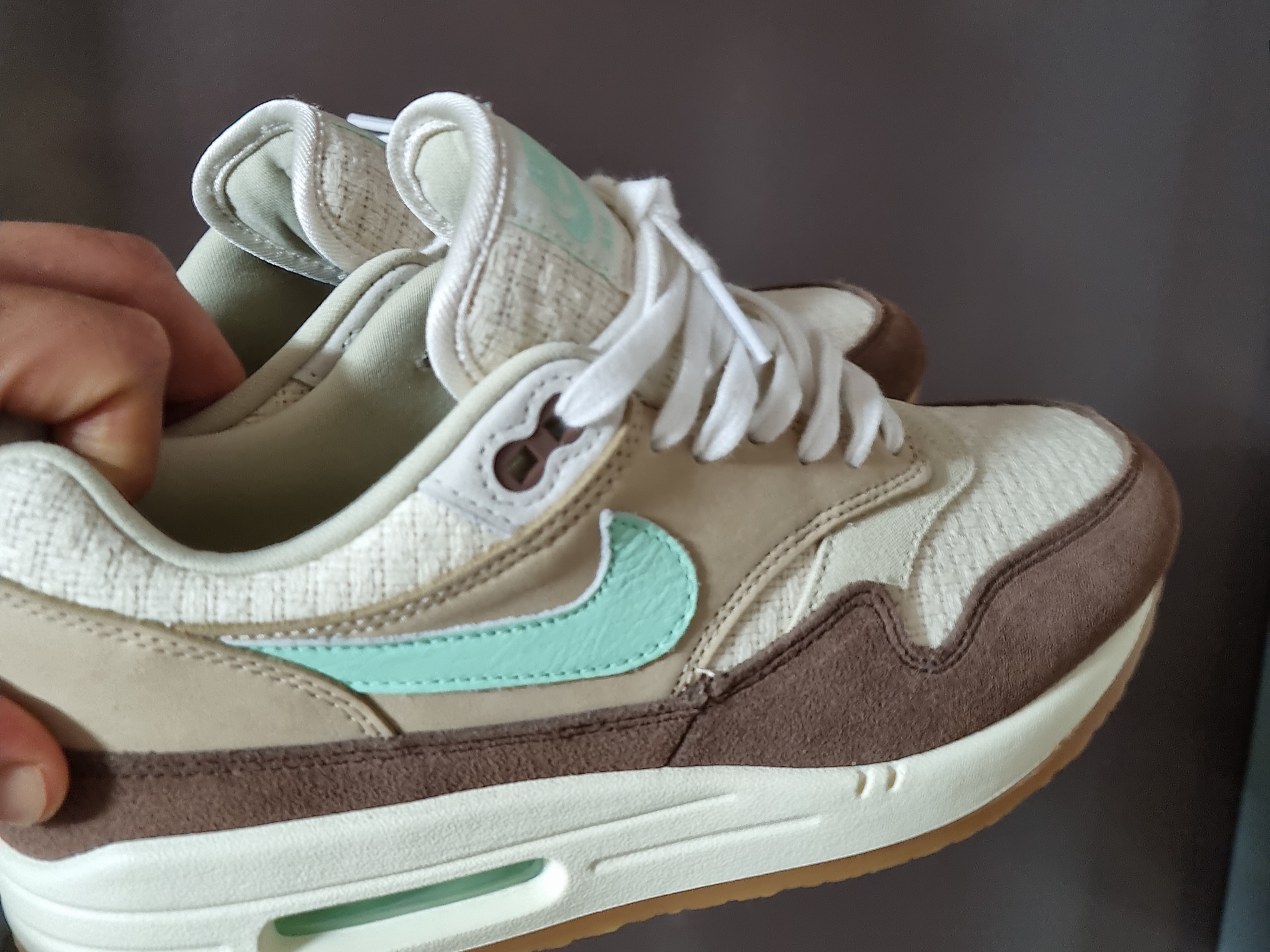Nike Air Max 1 Premium Crepe Hemp 착용 스타일