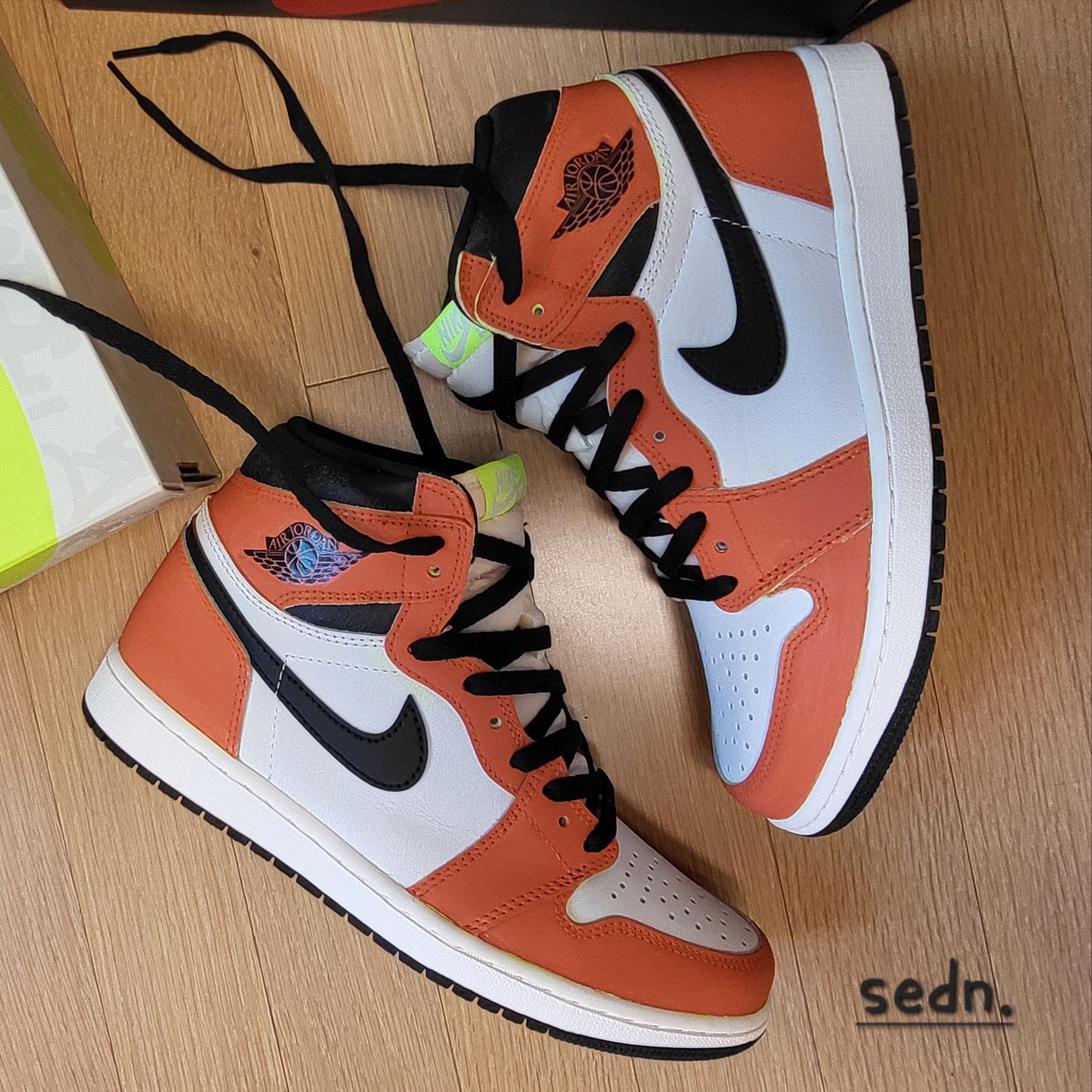 Jordan 1 Retro High OG Volt 착용 스타일