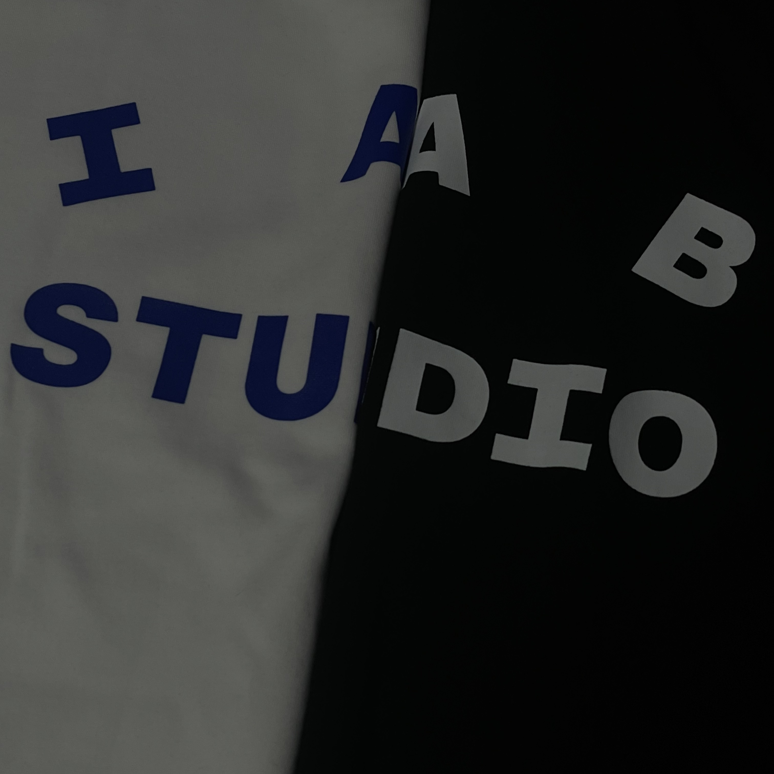 IAB Studio 10th Anniversary T-Shirts Pack White & Black (2 Pack) 착용 스타일