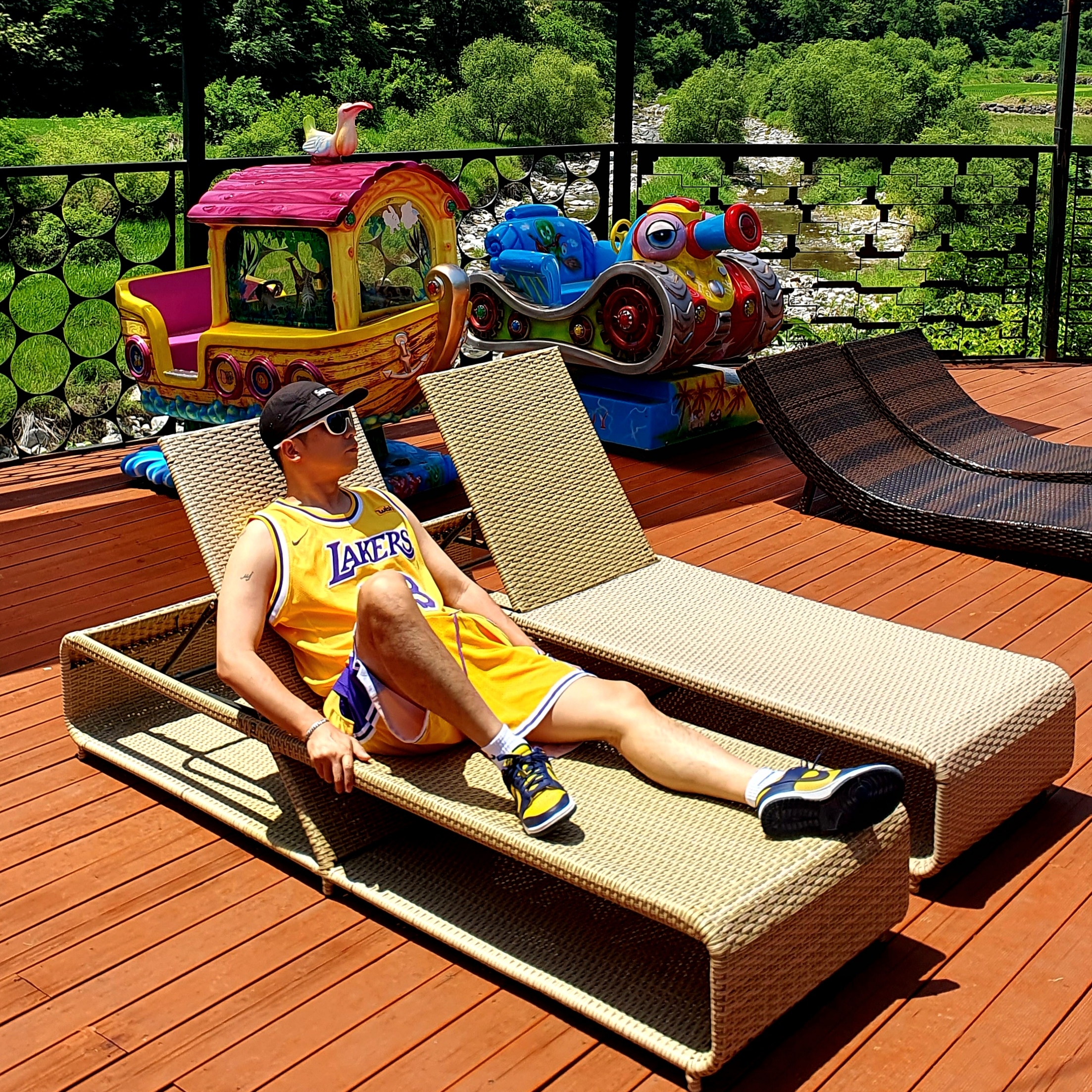 Nike Dunk Low Retro Varsity Maize, Nike Kobe Bryant LA Lakers Icon Edition Jersey 착용 스타일 - 2