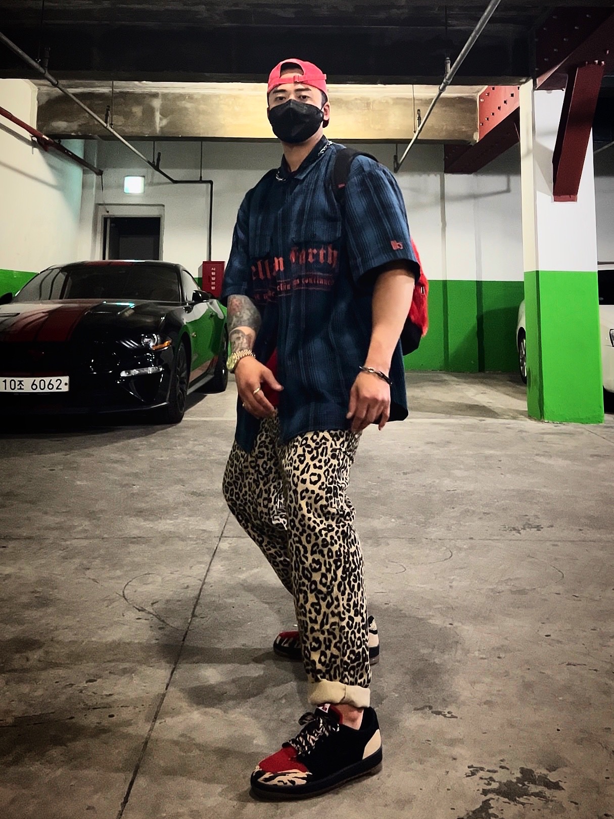 Supreme Pigment Canvas S Logo 6-Panel Red - 23SS, Supreme x MLB Kanji Teams T-Shirt Yankees Red - 22FW 착용 스타일 - 2