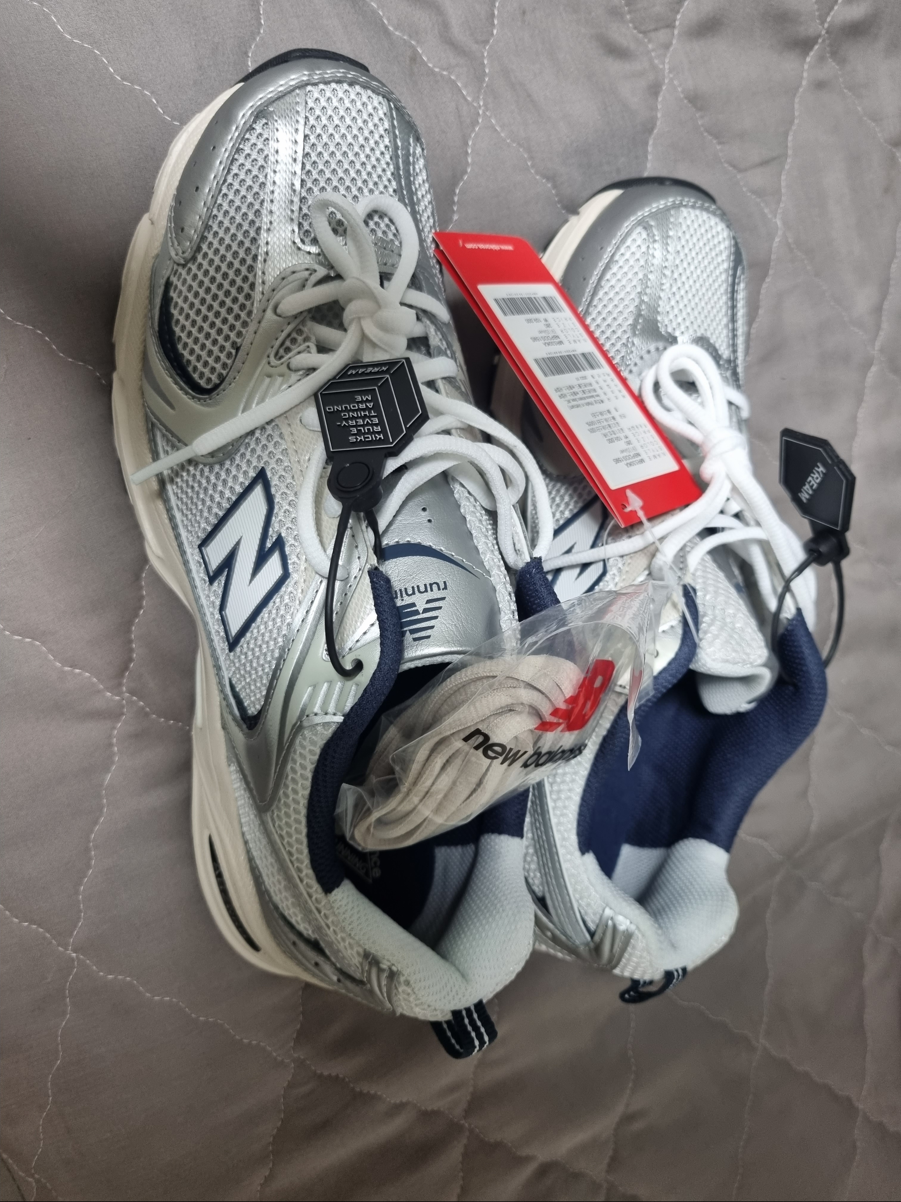 New Balance 530 Steel Grey 착용 스타일