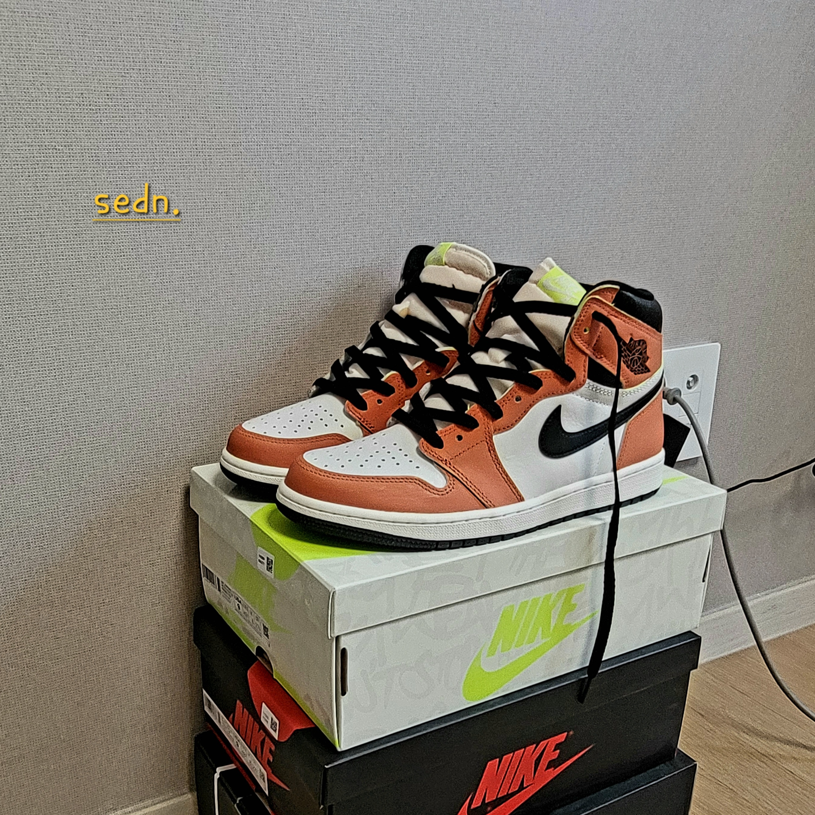Jordan 1 Retro High OG Volt 착용 스타일