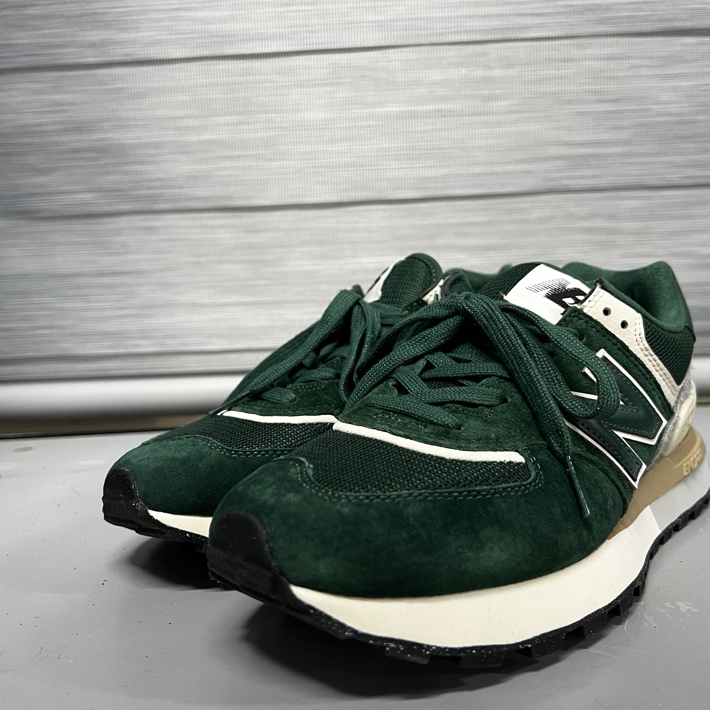 New Balance 574 Legacy Green 착용 스타일 - 1