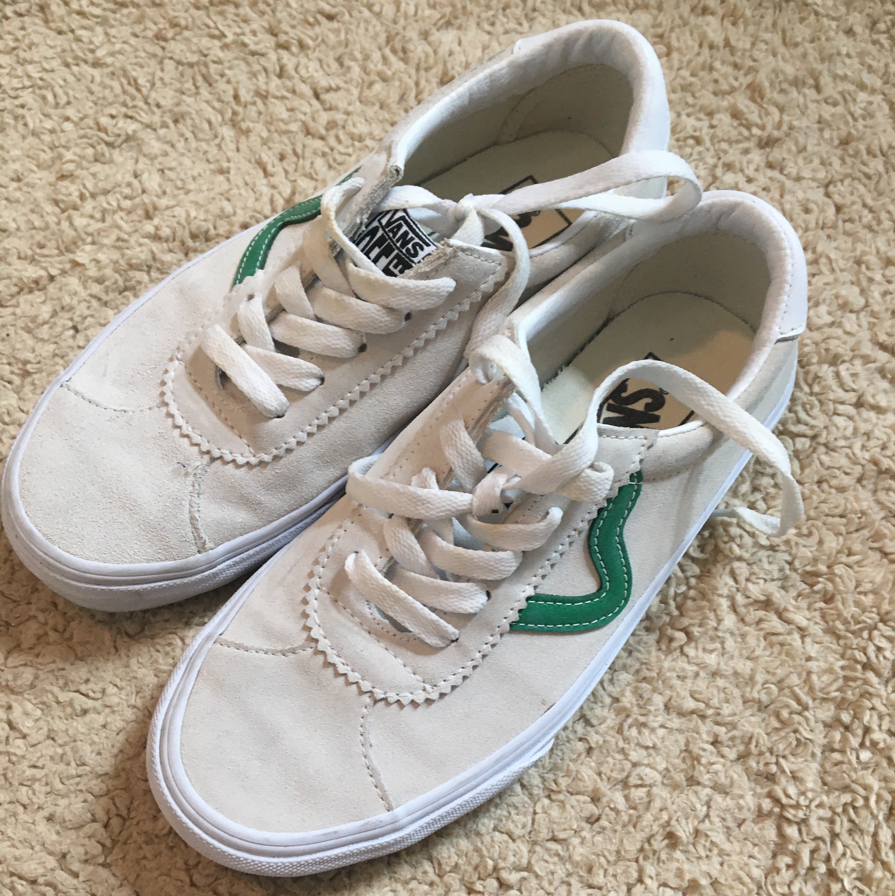 Vans Sport Suede Marshmallow Jolly Green 착용 스타일