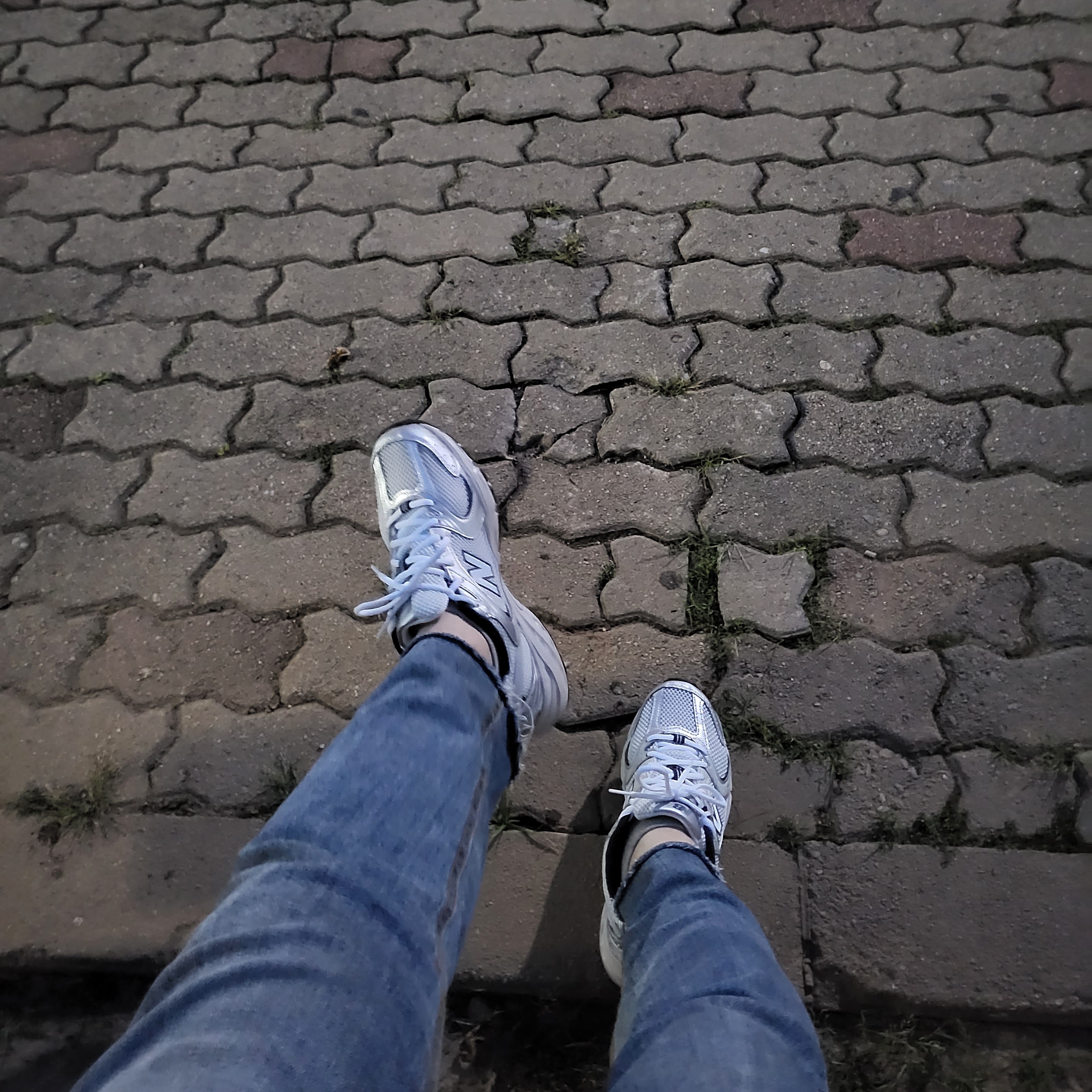 New Balance 530 Steel Grey 착용 스타일 - 2