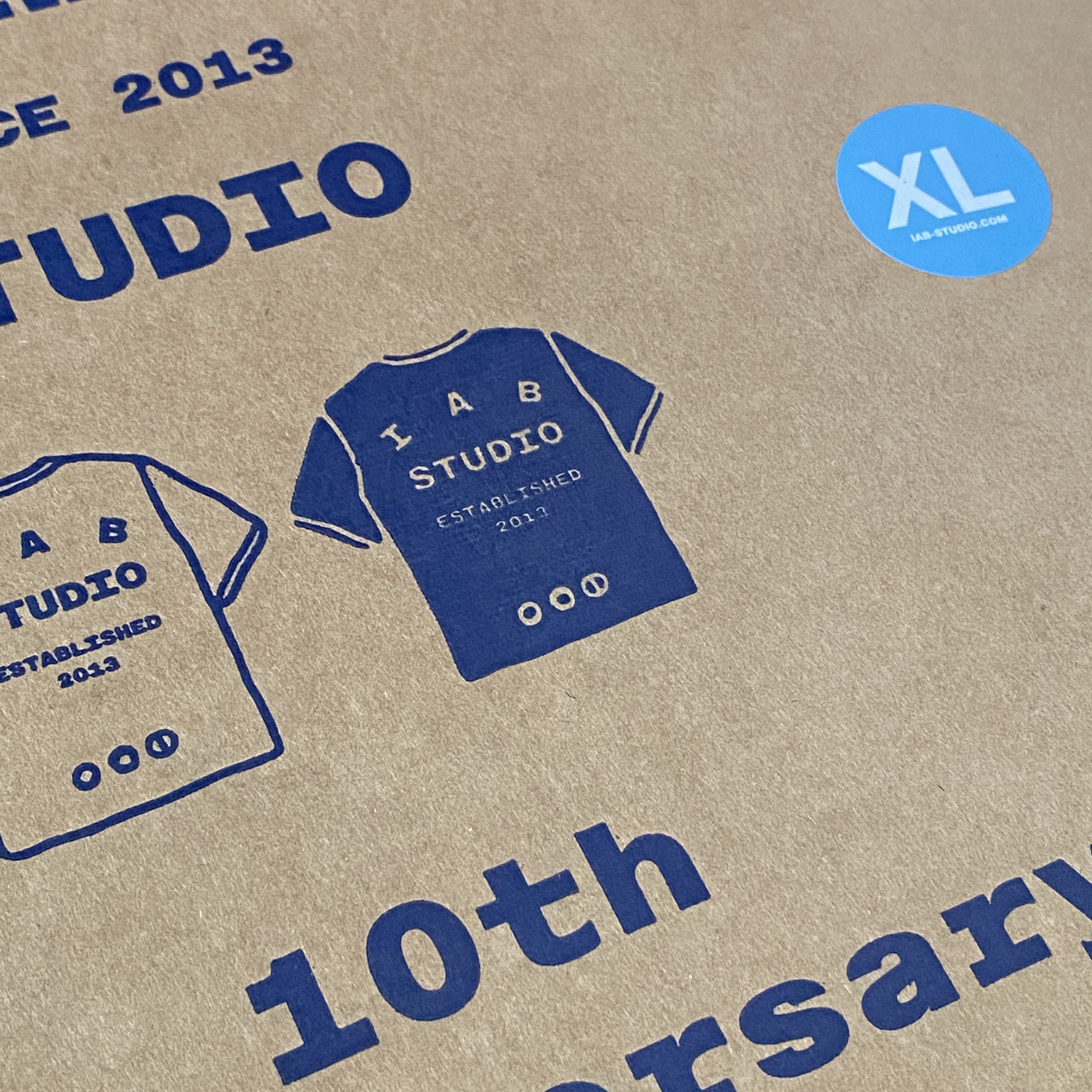 IAB Studio 10th Anniversary T-Shirts Pack White & Black (2 Pack) 착용 스타일