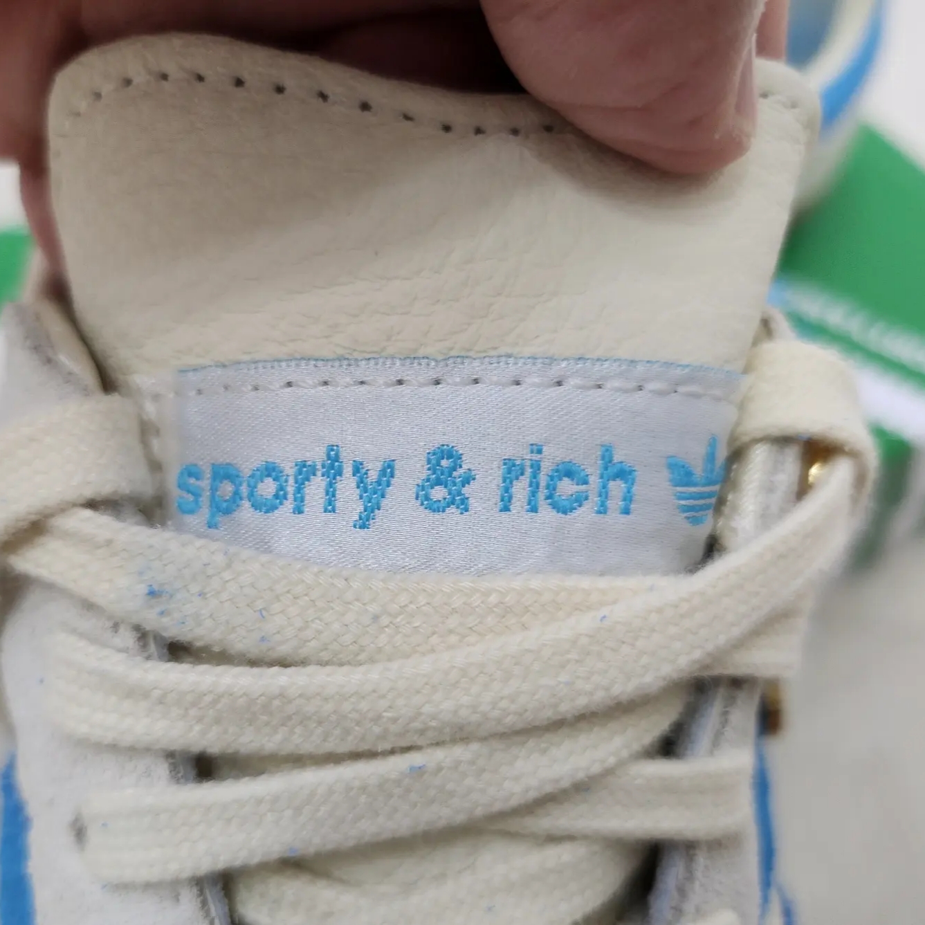 Adidas x Sporty & Rich Samba Cream Blue 착용 스타일 - 4
