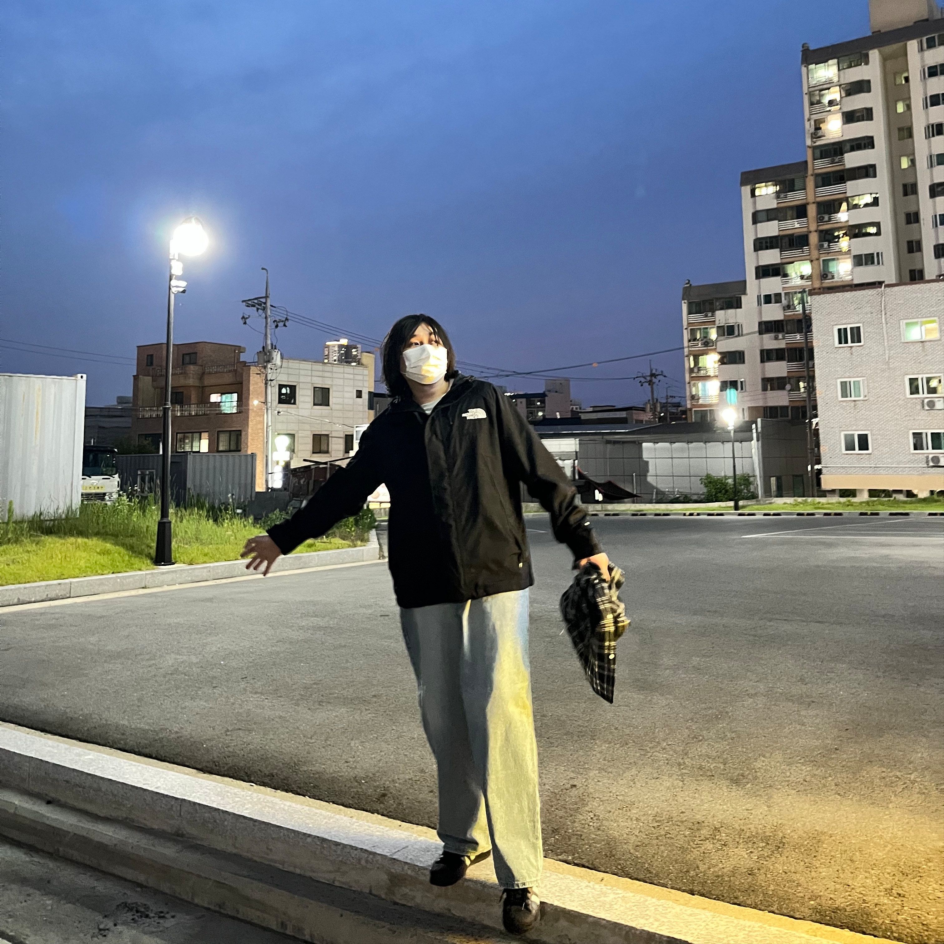 The North Face Hi Mountain Jacket Black, Adidas Superstar Core Black White 착용 스타일 - 2