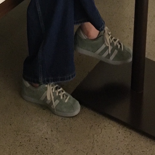 Adidas Tobacco Silver Green Pantone 착용 스타일 - 1