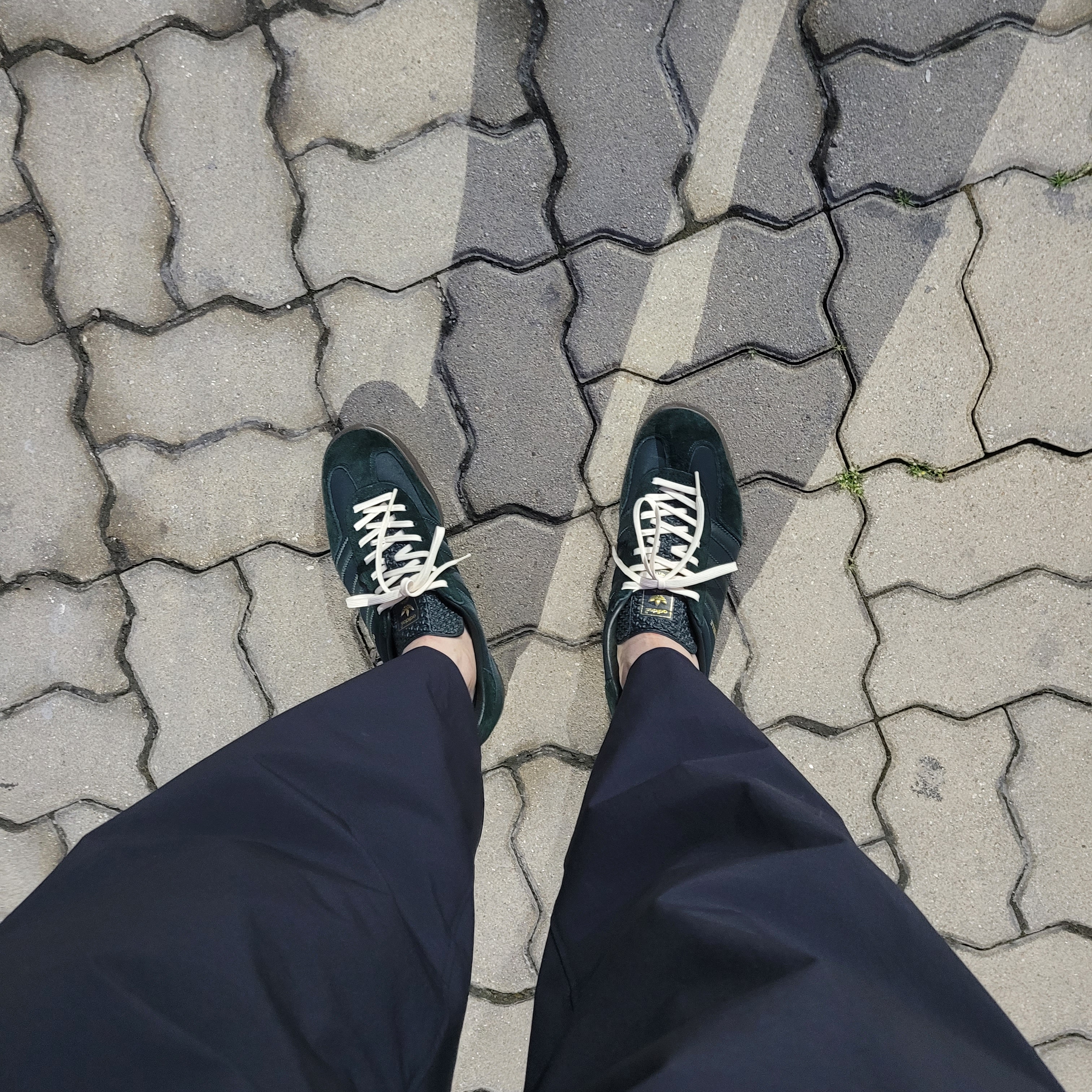 Adidas Gazelle Indoor Shadow Green 착용 스타일 - 2