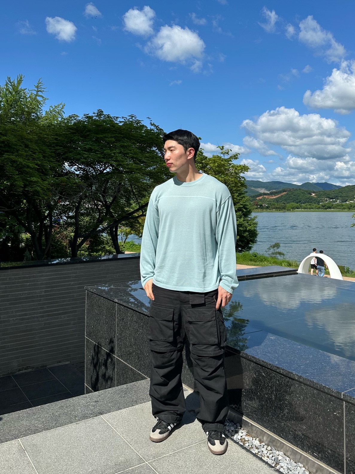 Stussy Football Sweater Light Blue, Adidas Samba Vegan Black White 착용 스타일 - 4