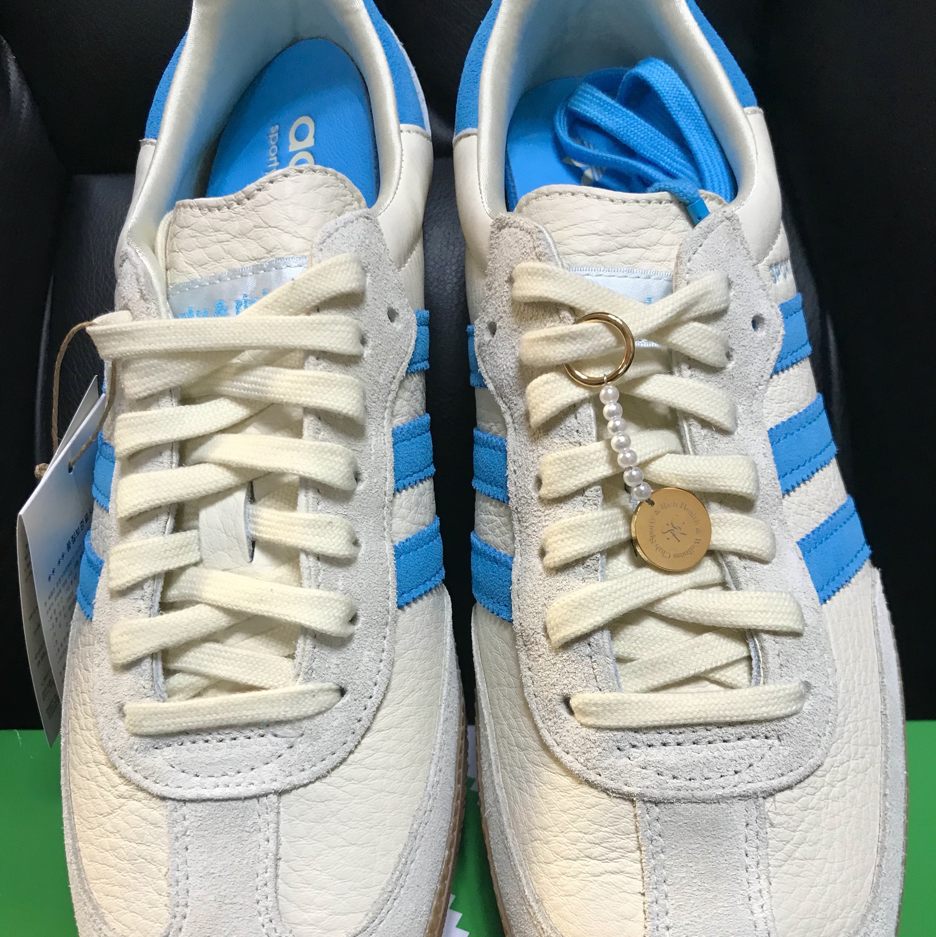 Adidas x Sporty & Rich Samba Cream Blue 착용 스타일 - 1