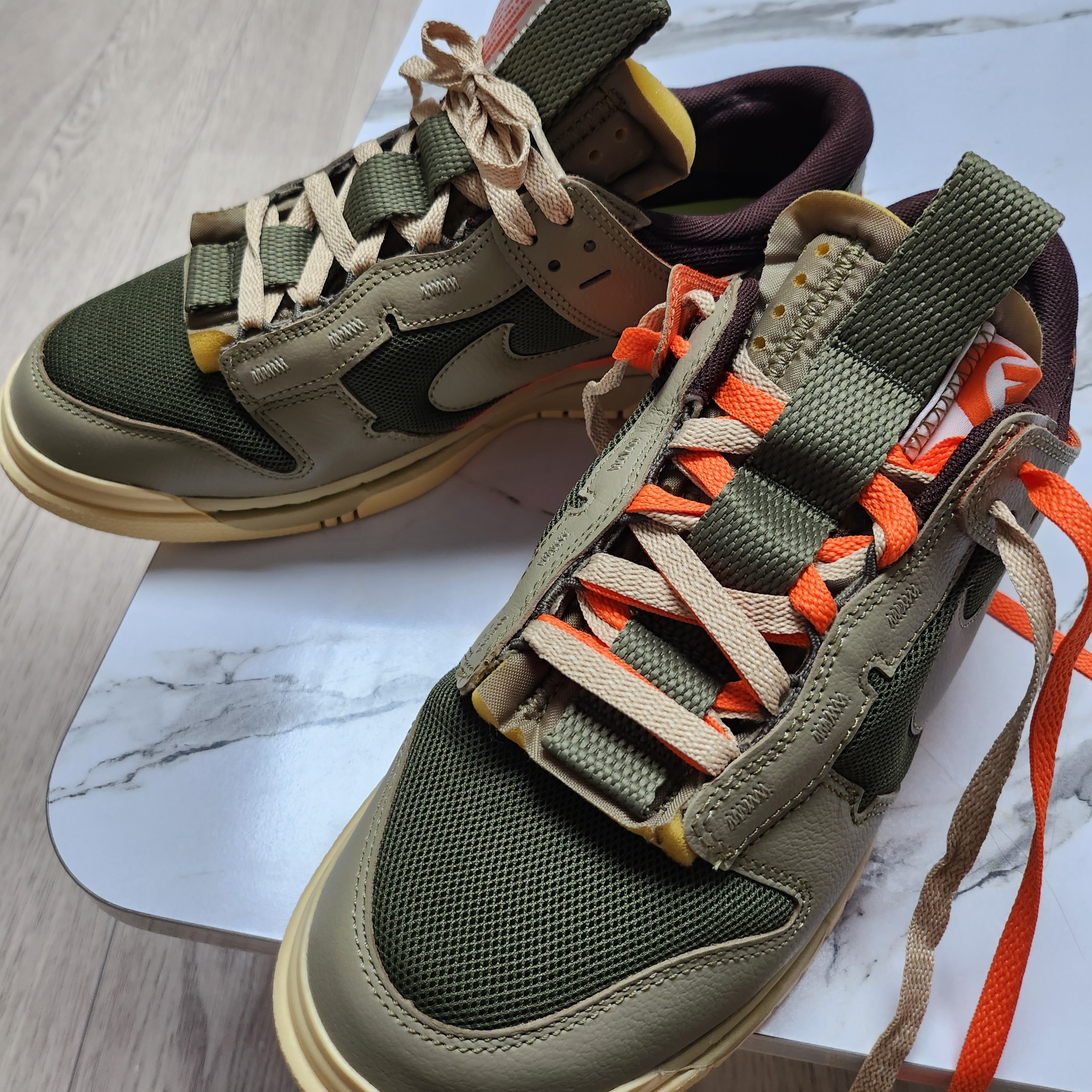 Nike Air Dunk Jumbo Medium Olive 착용 스타일