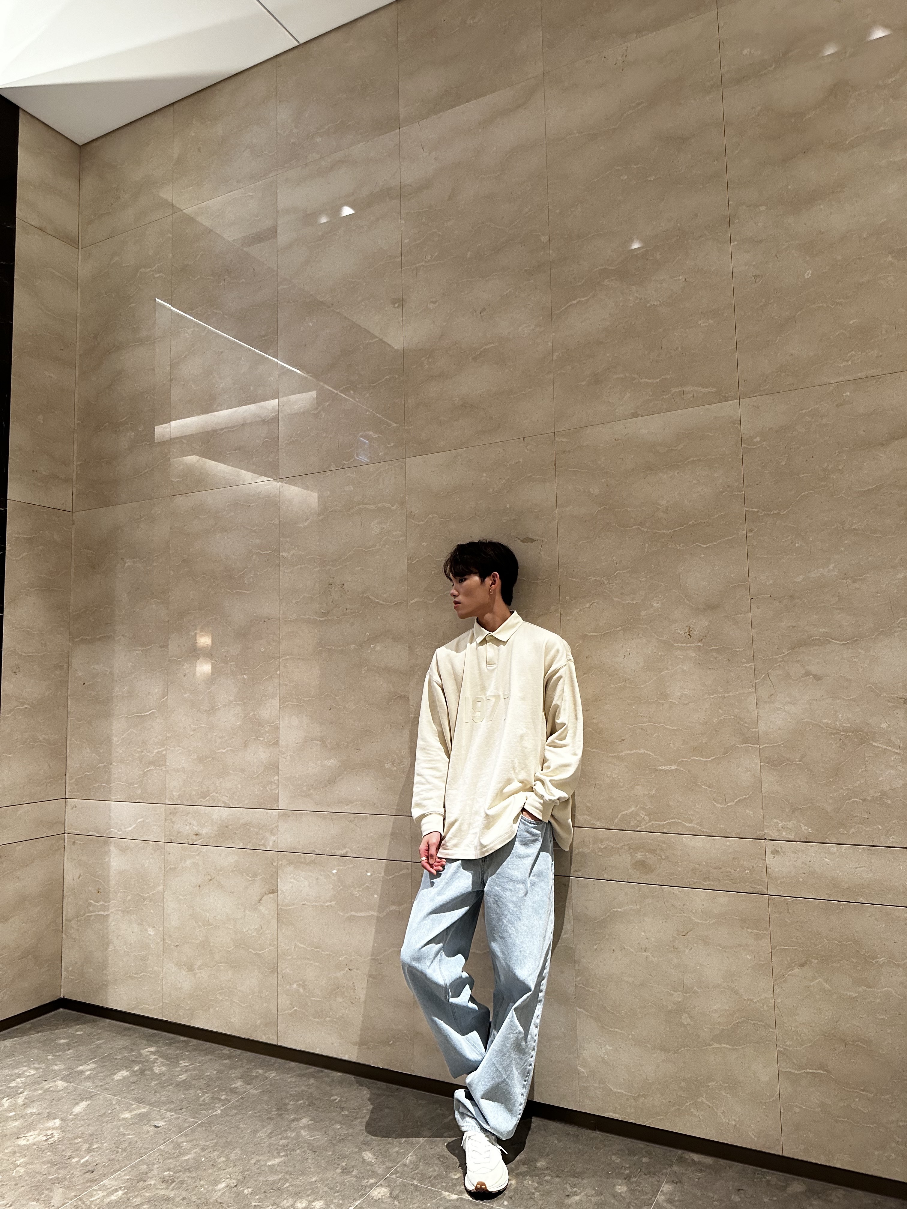 Essentials 1977 Henley Rugby Long Sleeve Polo Egg Shell - 22FW, Nike x Sacai VaporWaffle White and Gum 착용 스타일