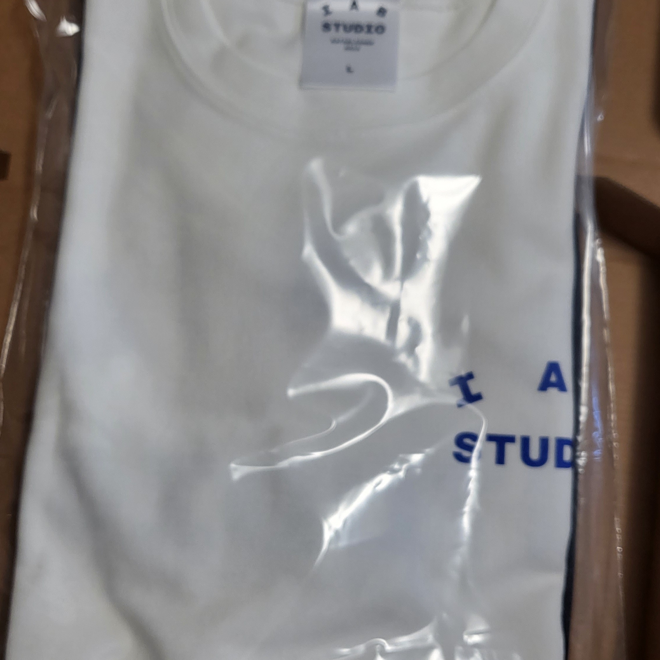 IAB Studio 10th Anniversary T-Shirts Pack White & Black (2 Pack) 착용 스타일 - 2